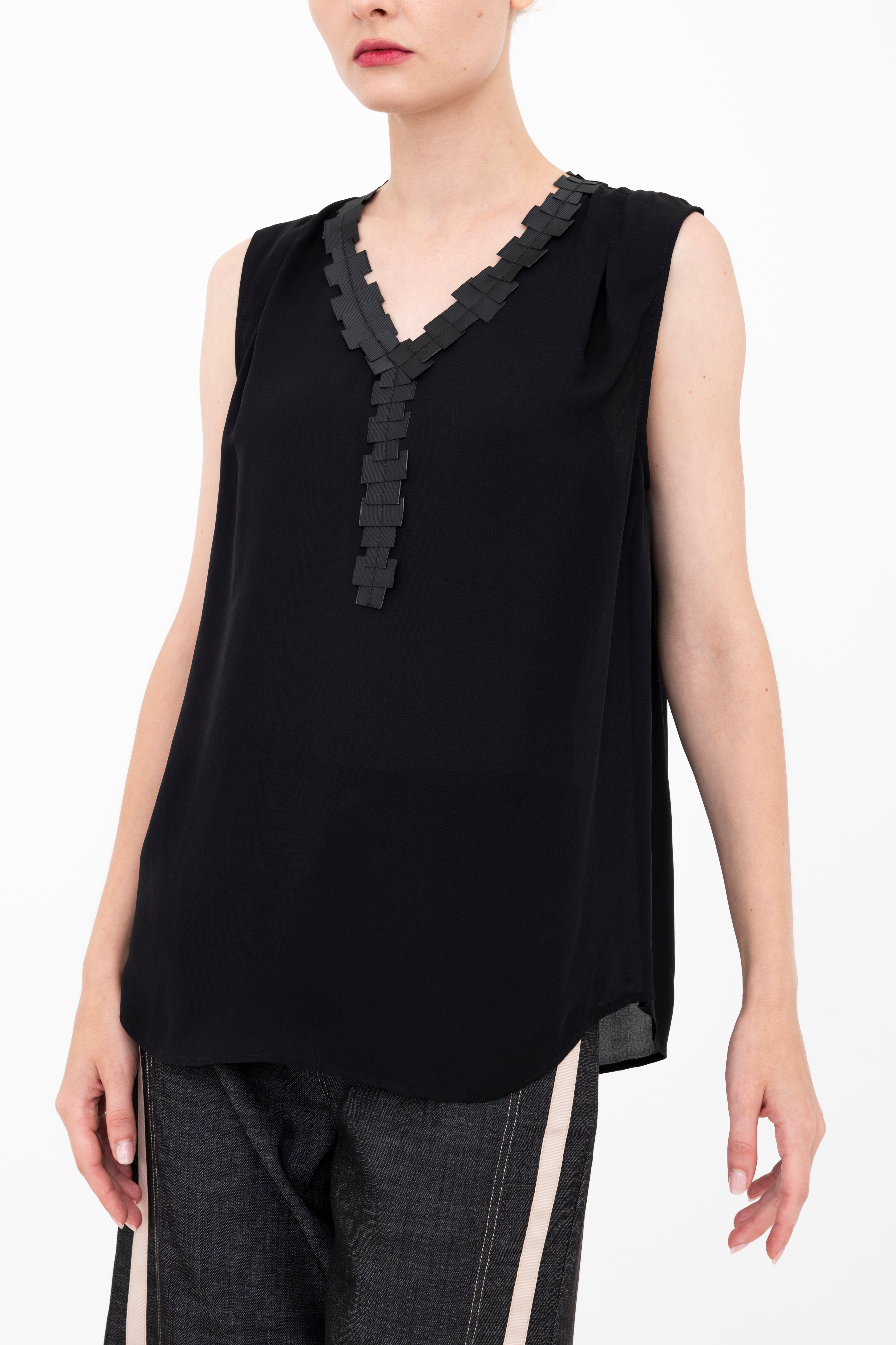 Elaine Kim Bettina Silk V-Neck Shell Top with Grosgrain Trim、mySite、noshort