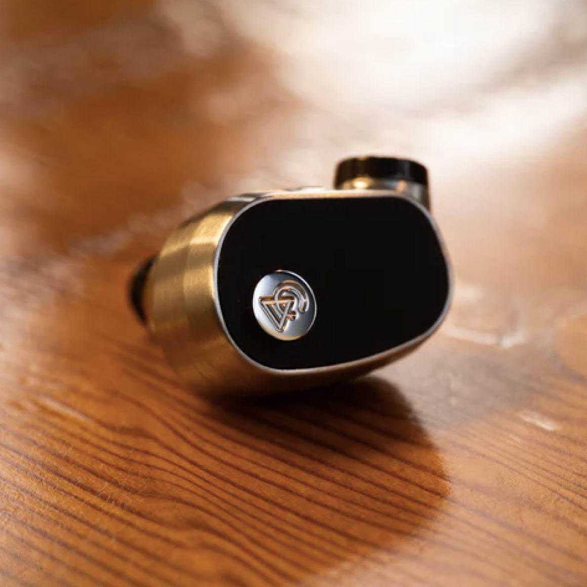  Campfire Audio - Black Star、mySite、merchandisen