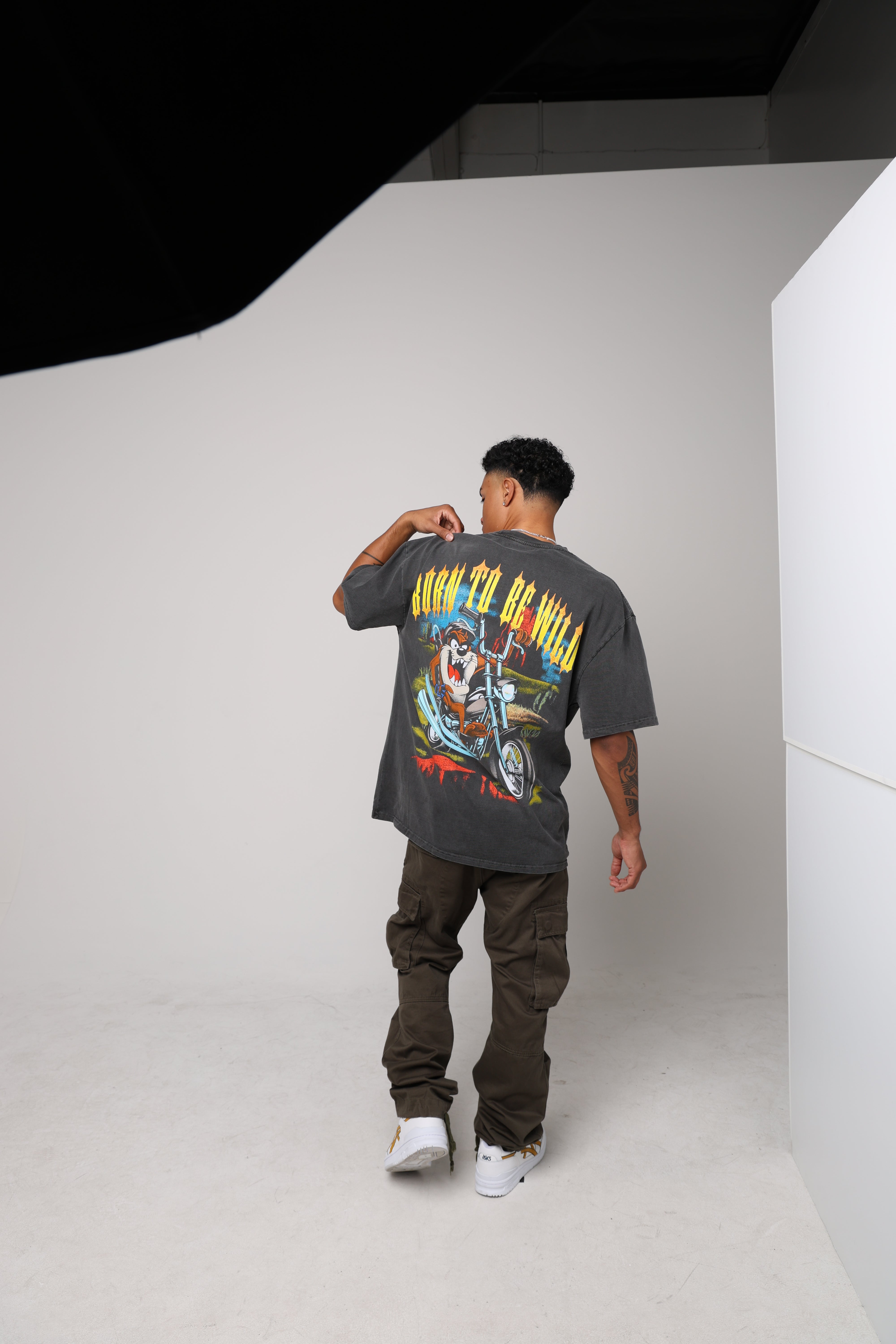 American Thrift X Looney Tunes Taz Motorcycles Heavyweight Vintage T-Shirt Black Wash、mySite、zt4zffjzw