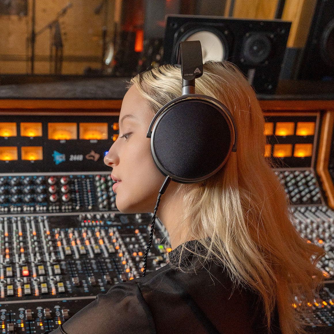  Audeze - LCD-S20、mySite、merchandisen