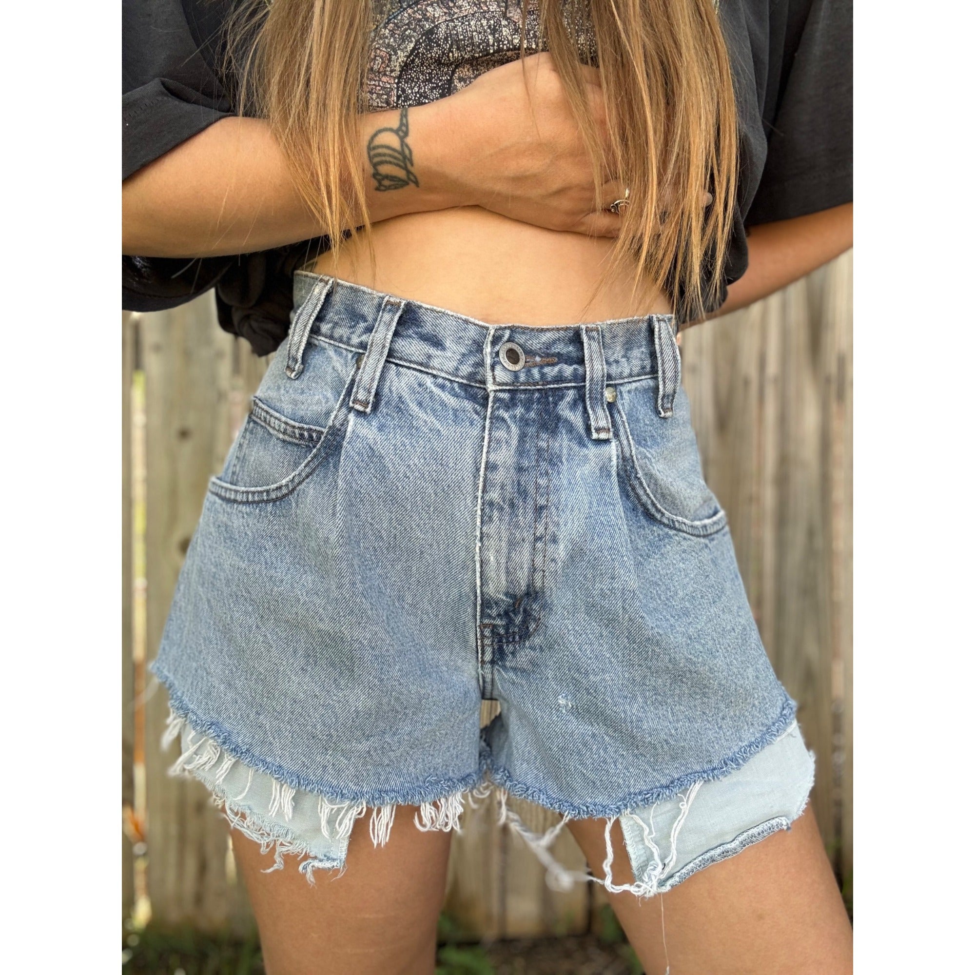 90's Levi's silverTab Medium Wash Cut Off Raw Hem Denim Jean Shorts 32、mySite、garagedoors4me