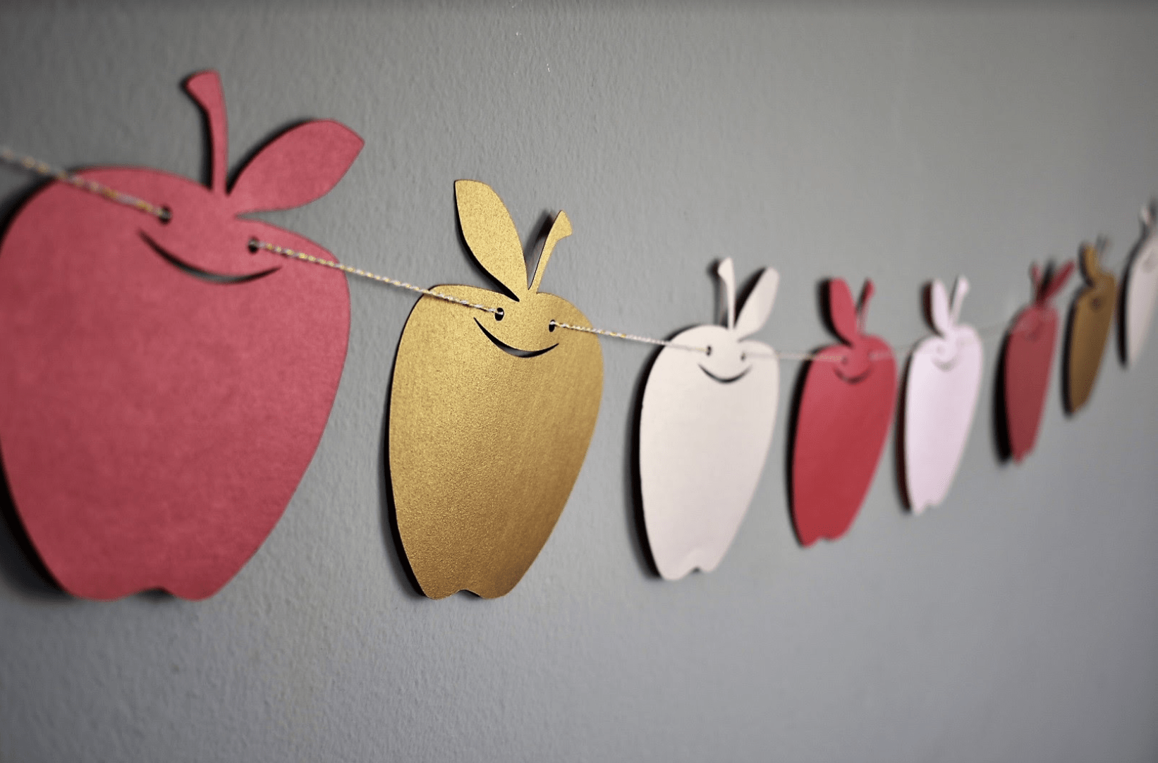 Apples New Year Garland、mySite、topwebapps