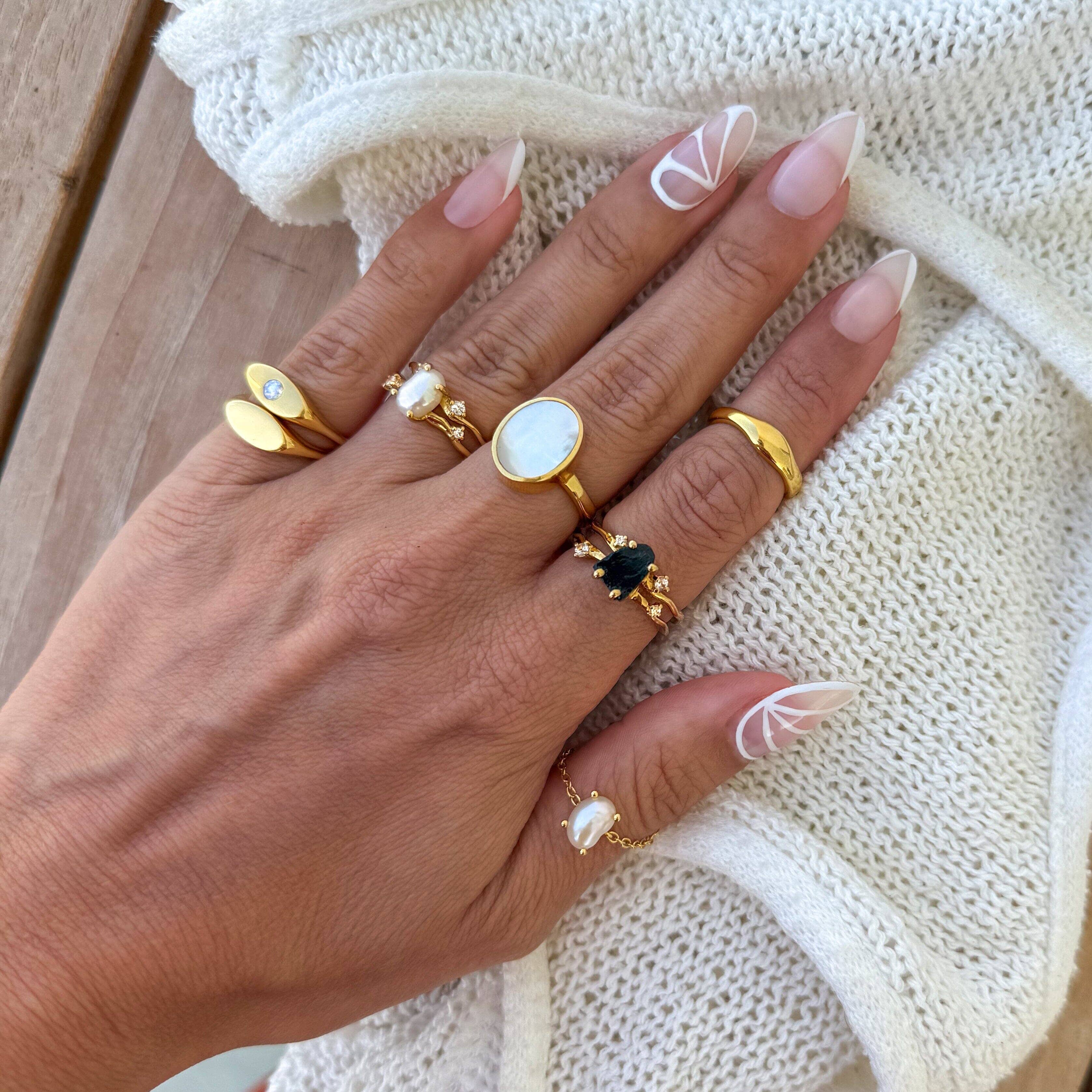 Moonstone Pinky Ring - Signet Lune、mySite、hinf8tx79