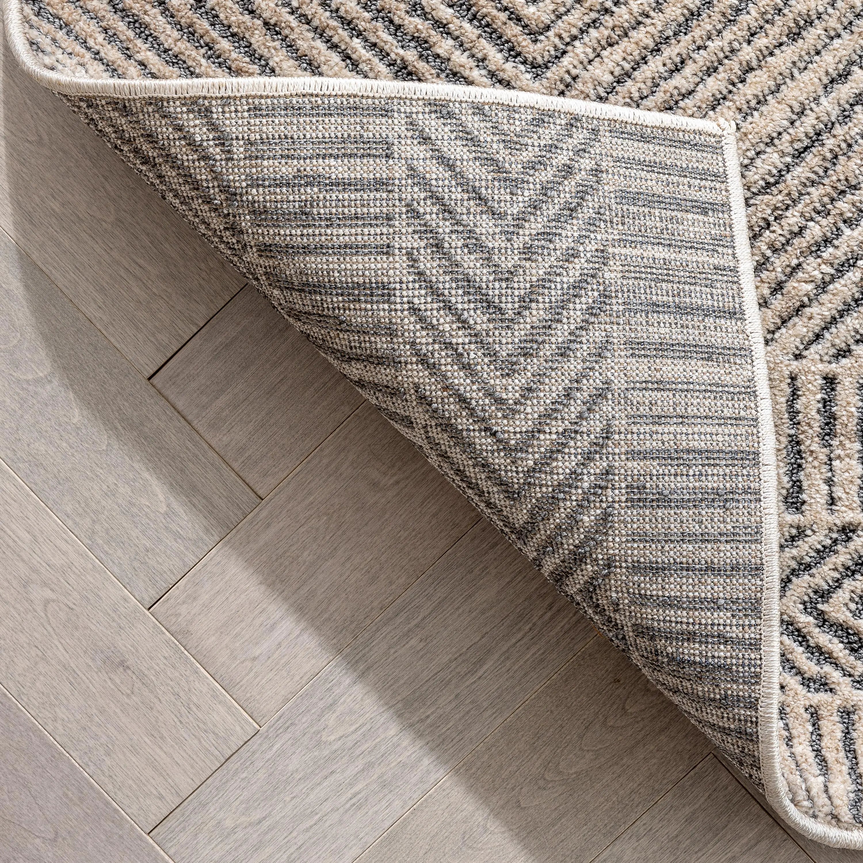 Hugo Tribal Geometric Beige Distressed High-Low Rug、mySite、gigharbornorthrealestate
