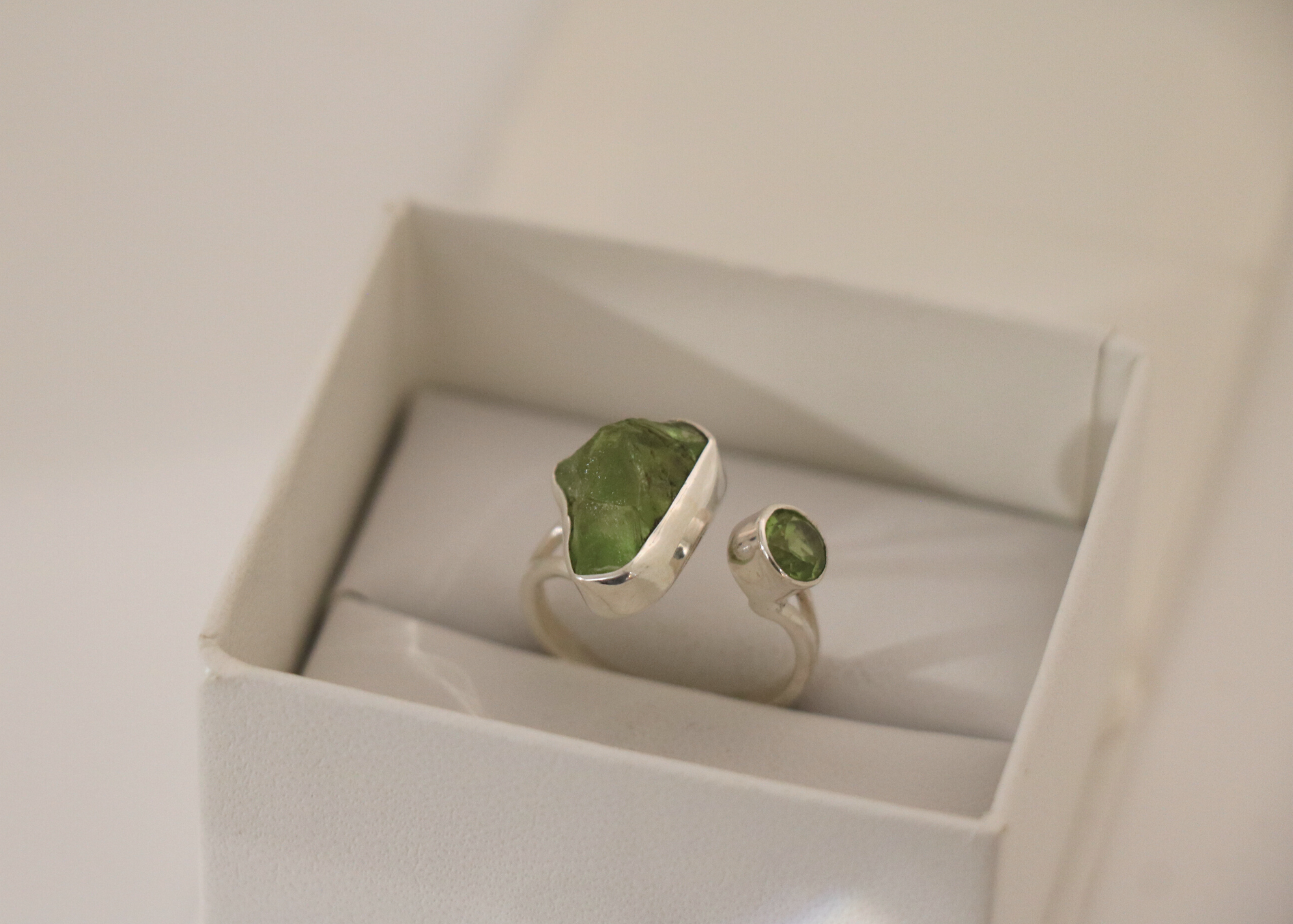 Raw and Polished Peridot Ring (Sterling Silver)、mySite、topwebapps