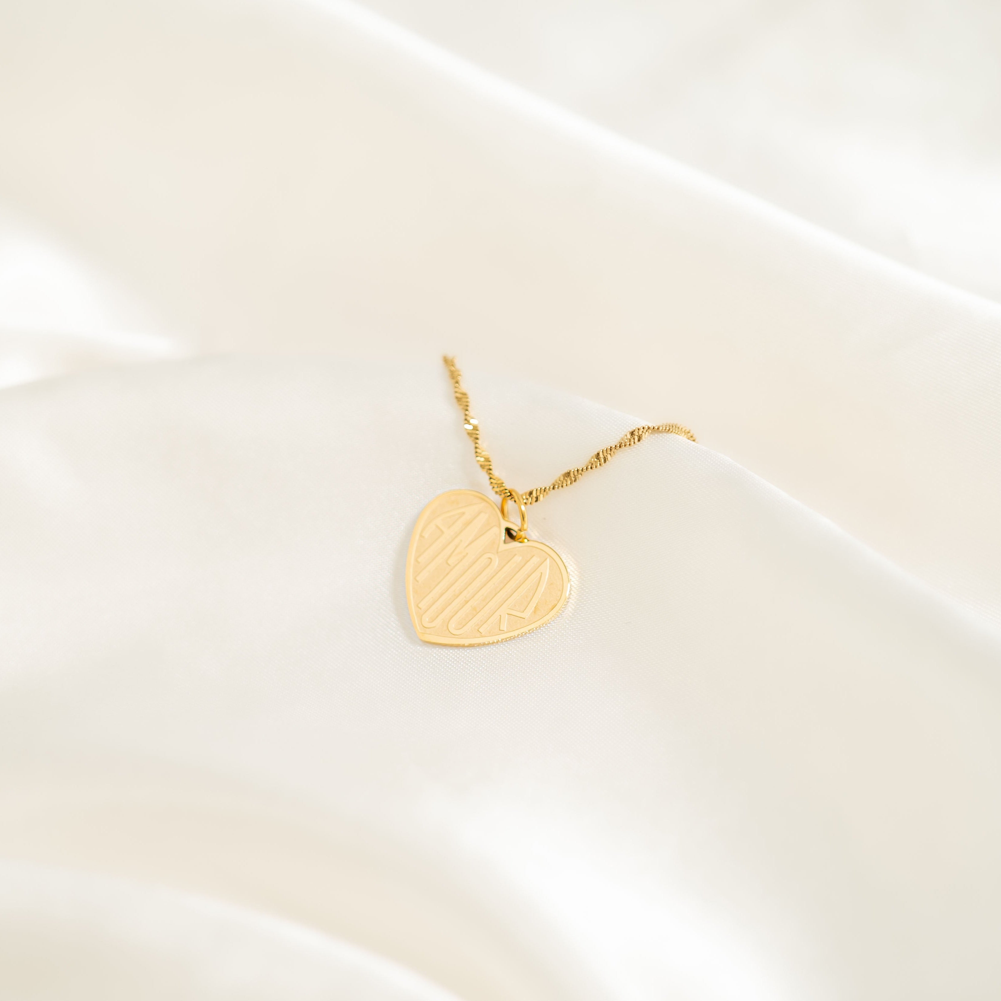 18K Gold PVD Stainless Steel Heart Amour Charm / PDL0256、mySite、dreamappss