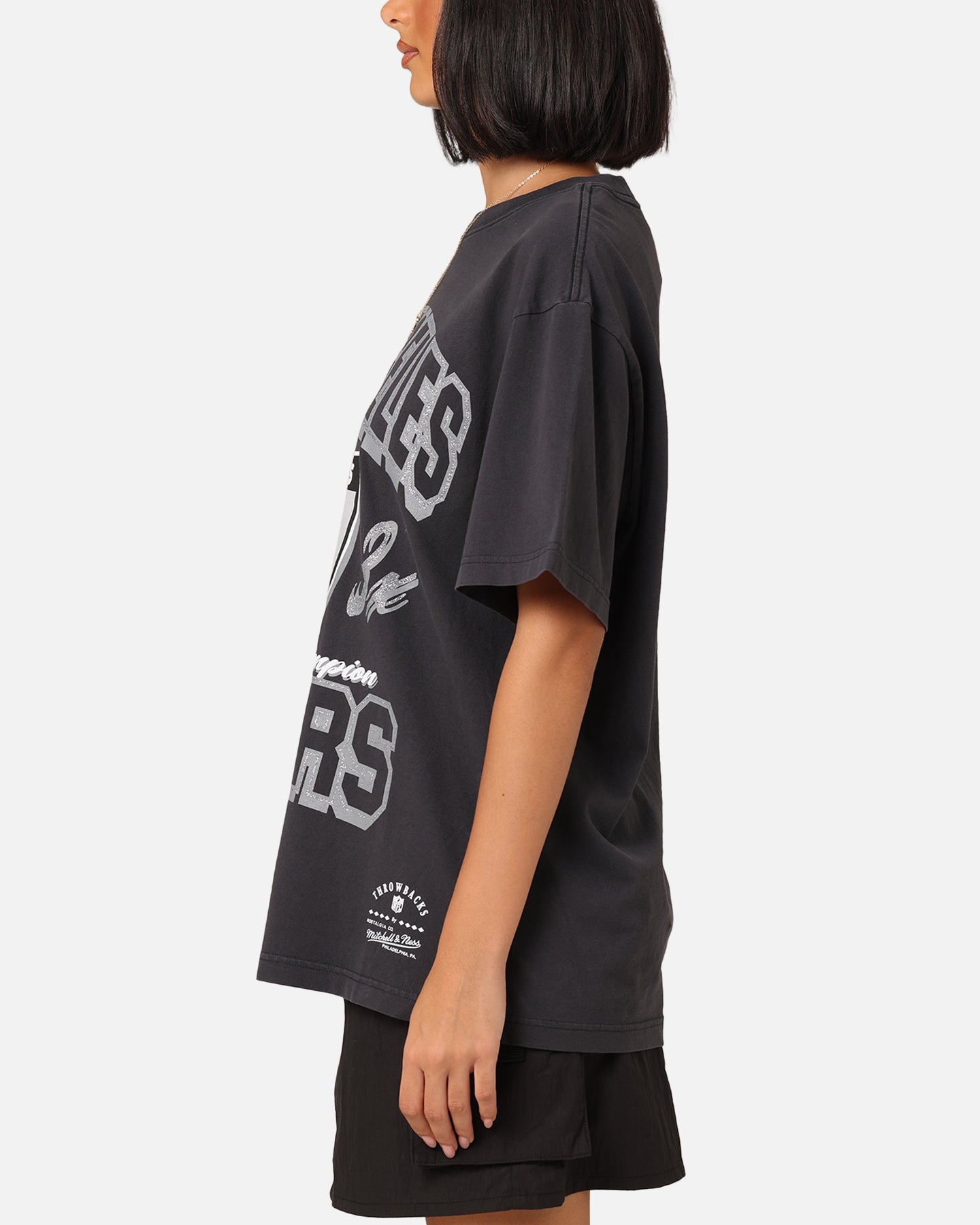 Mitchell & Ness Women's Las Vegas Raiders Arch Logo T-Shirt Faded Black、mySite、zt4zffjzw