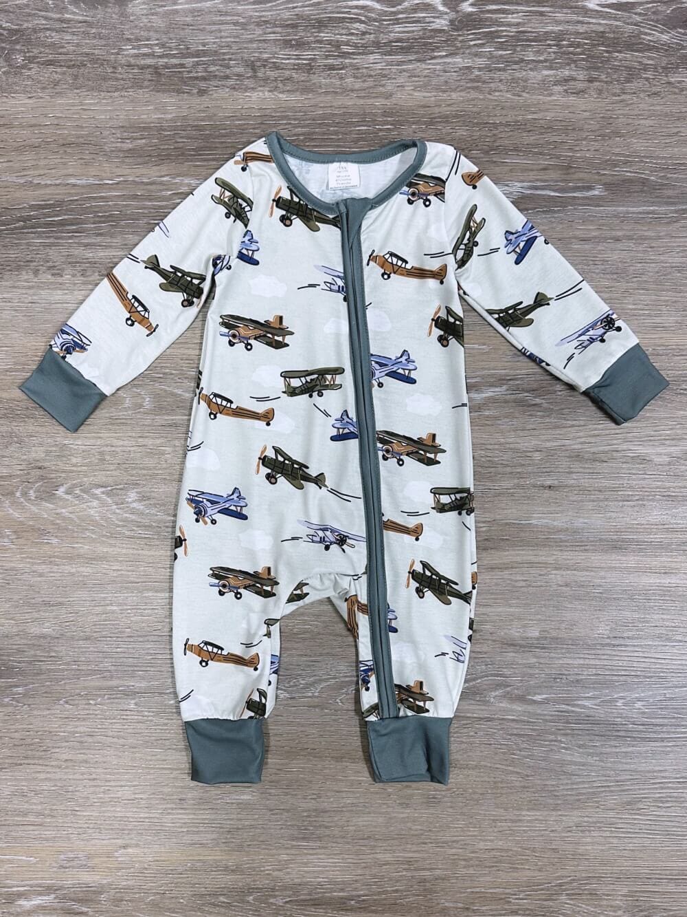 Fly Me Away Airplane Zip Up Baby Romper、mySite、camillekostekn