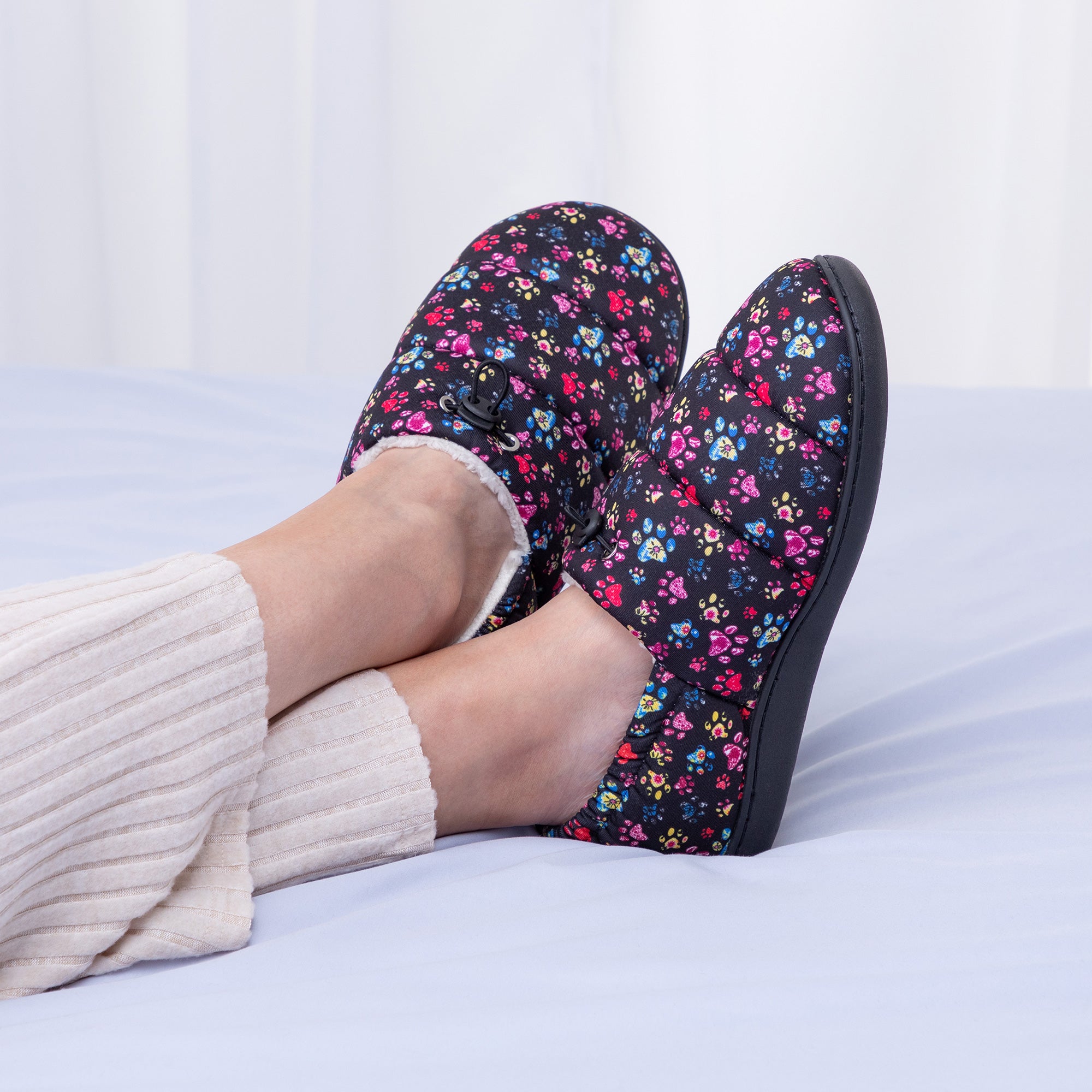Paw Print Puffy Fleece-Lined Slippers with Toggle、mySite、camillekostekn