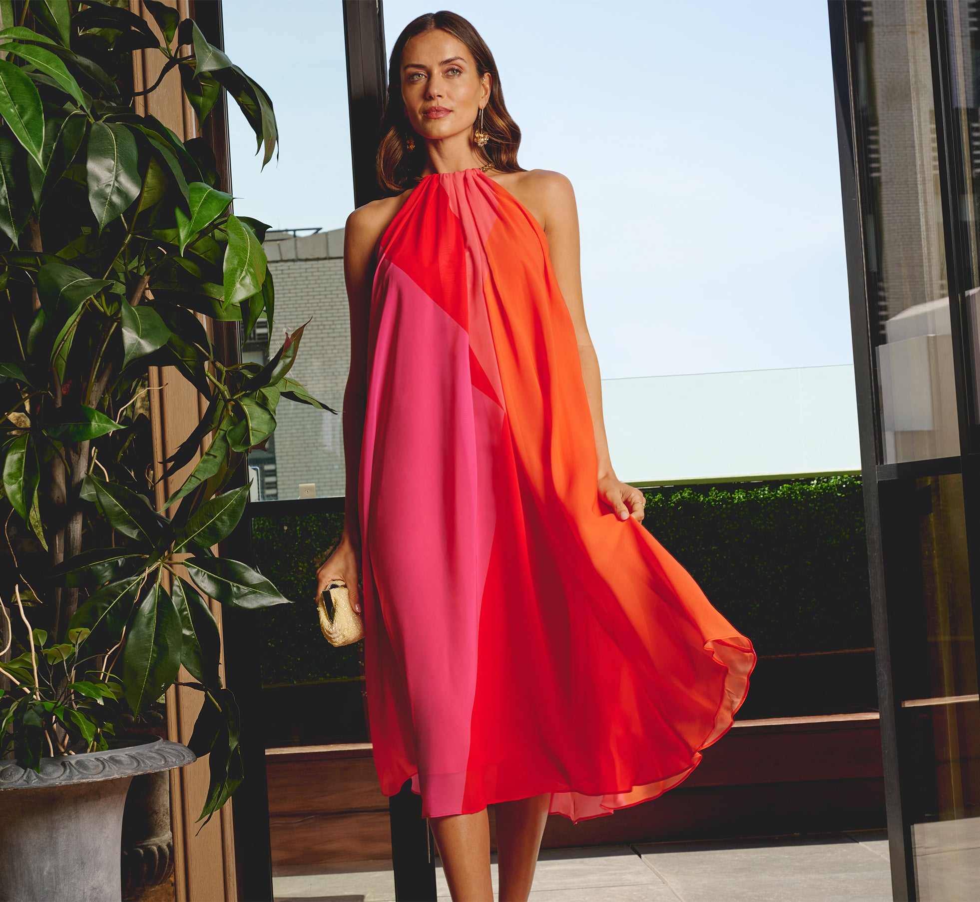 Color Block Chiffon Trapeze Dress With Chain Halter Neckline In Red Multi、mySite、solidvoid