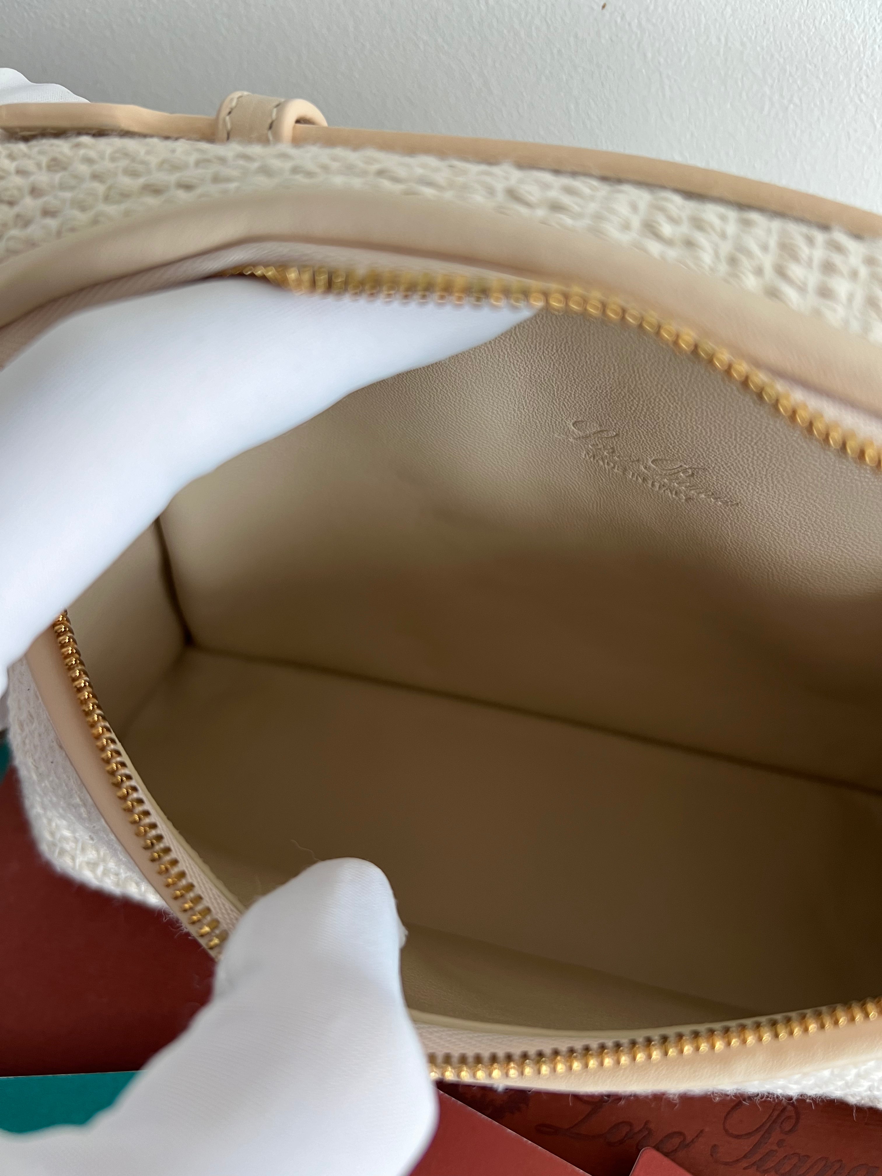 Loro Piana Extra Pocket Pouch L19 (Natural / Lotus Root)、mySite、garminoutage.com