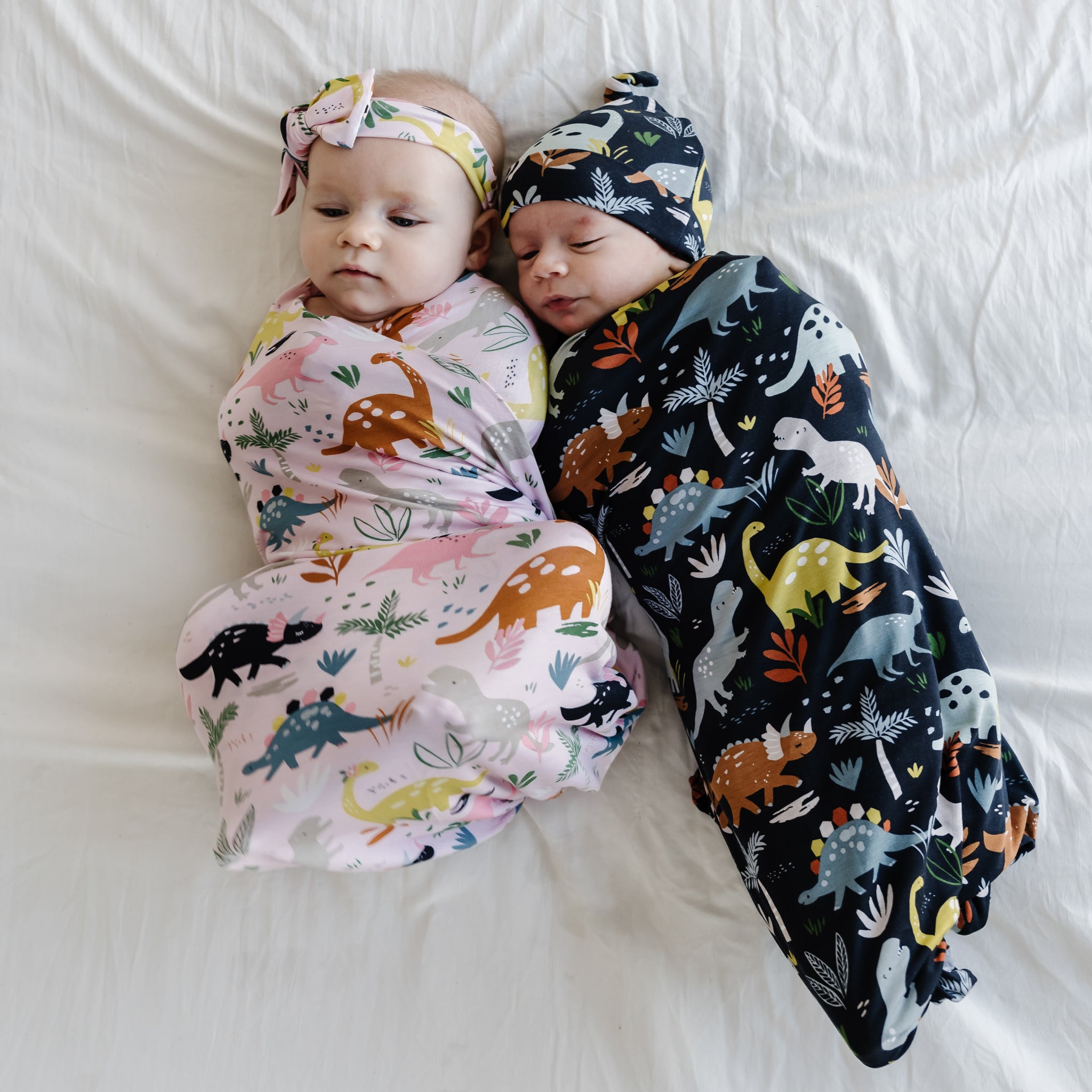 Navy Jurassic Jungle Swaddle + Hat Set、mySite、g9winljtr