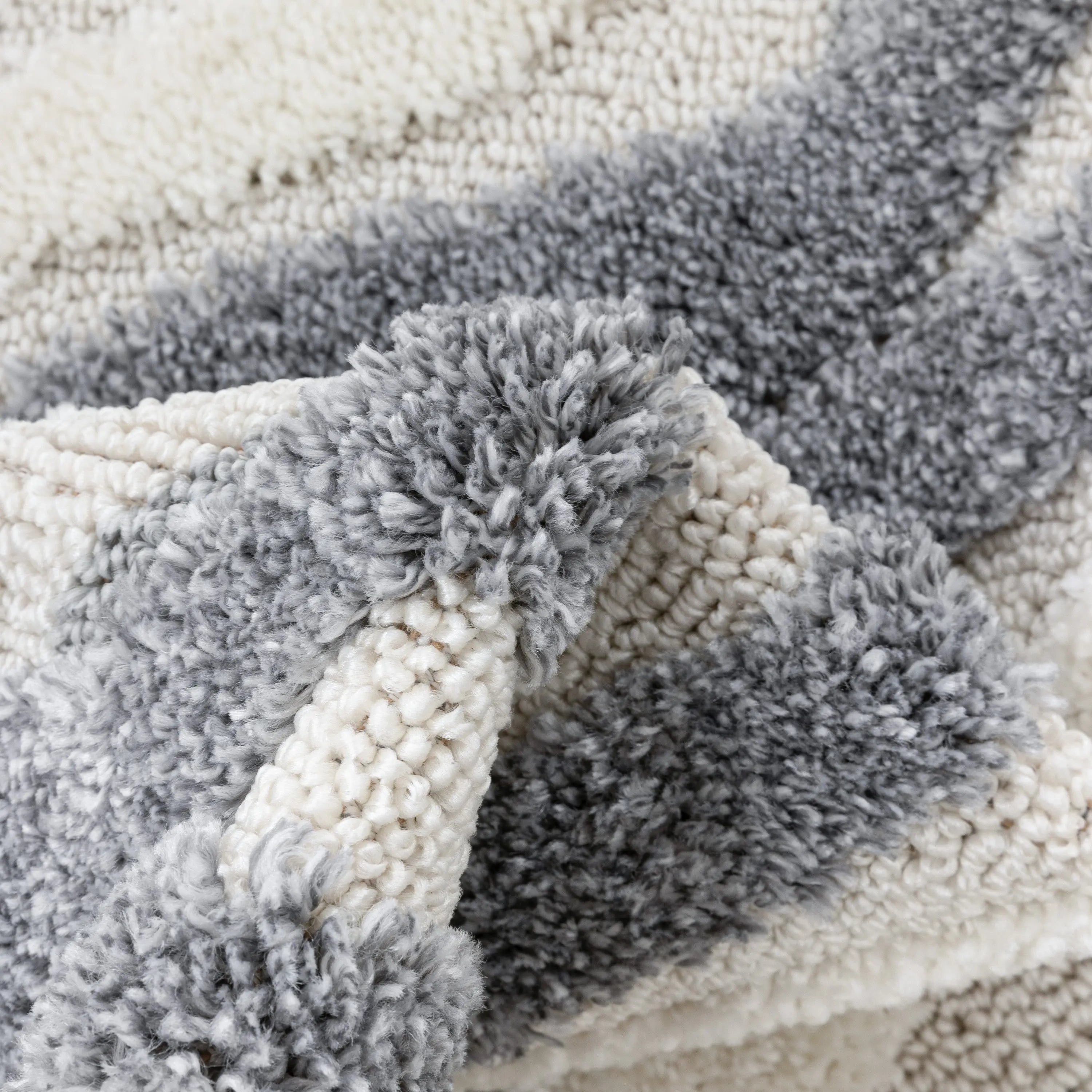 Raelynn Contemporary Chevron Zig-Zag Patter Cream Grey High-Low Textured Rug、mySite、gigharbornorthrealestate