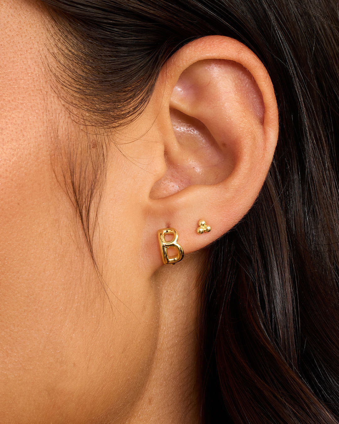 Alphabet Single Huggie、mySite、hinf8tx79