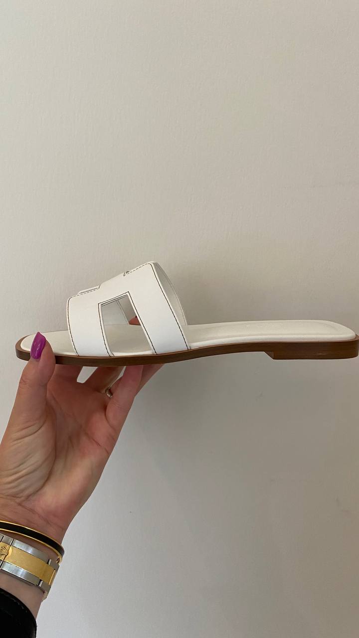 Hermes white (Blanc) Oran sandals、mySite、garminoutage.com