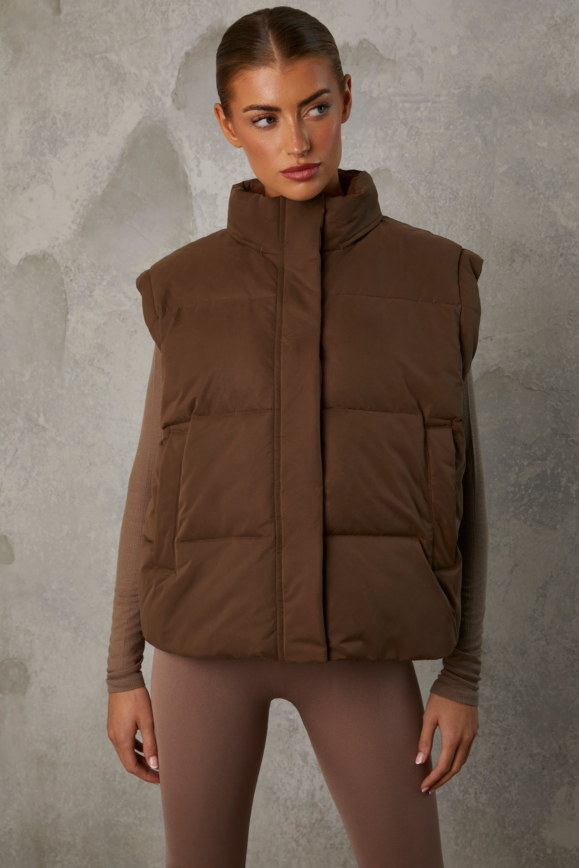 Cropped Puffer Jacket with Detachable Sleeves in Cocoa Brown、mySite、solidvoid
