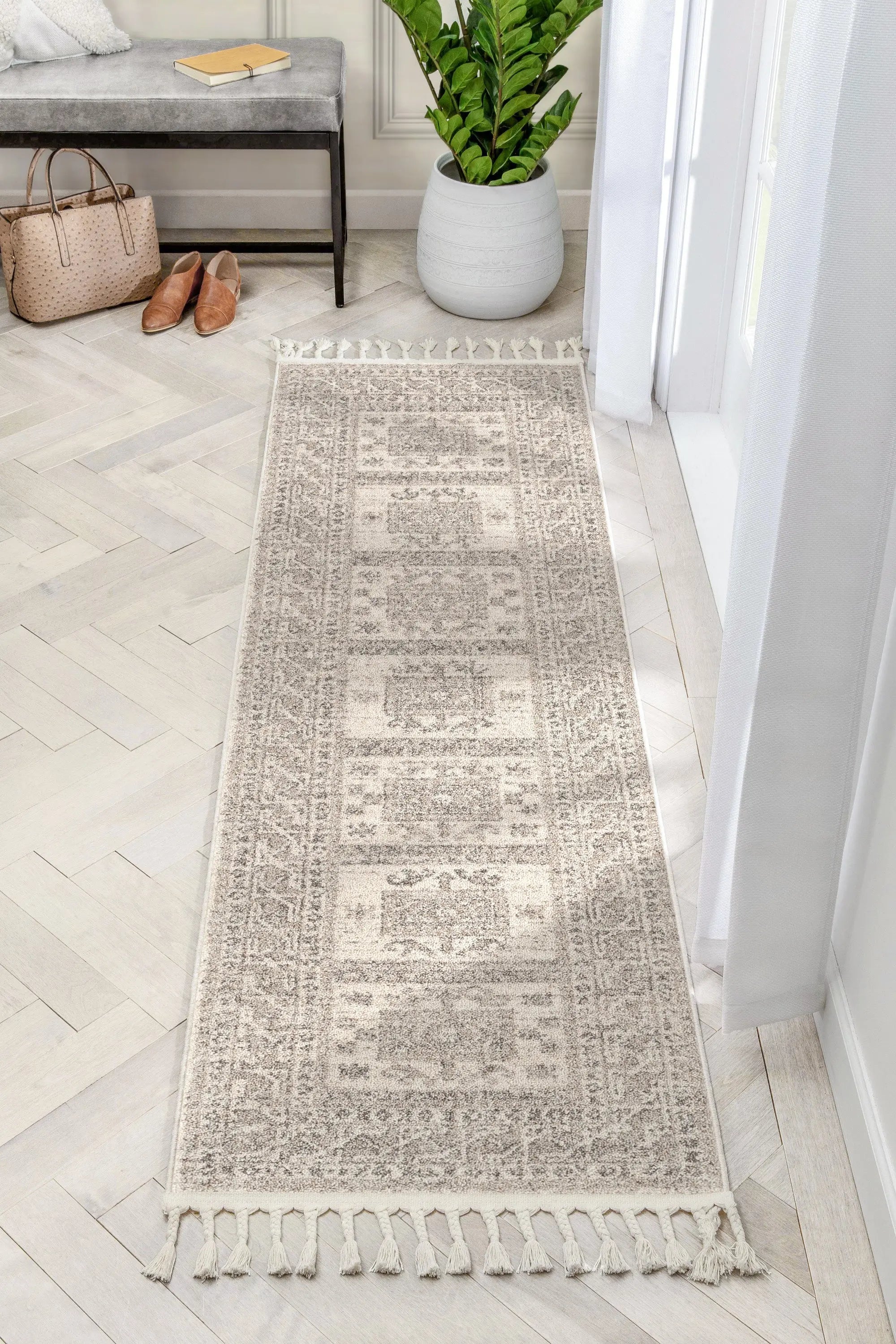 Carina Tribal Medallion Beige Kilim-Style Rug、mySite、gigharbornorthrealestate