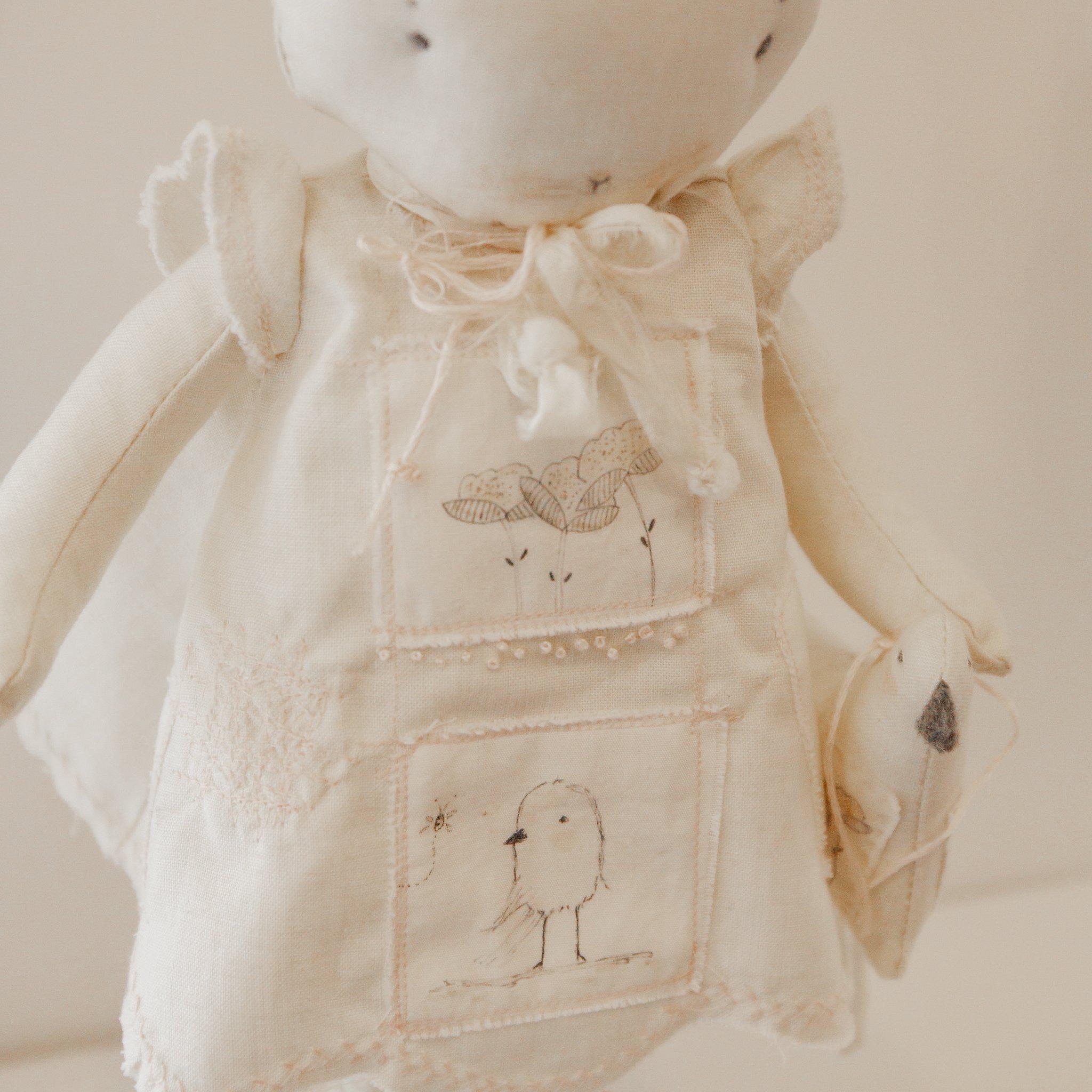 RETIRED - Hutch Studio - Sallie Annie 1 - One of a Kind Bunny、mySite、g9winljtr