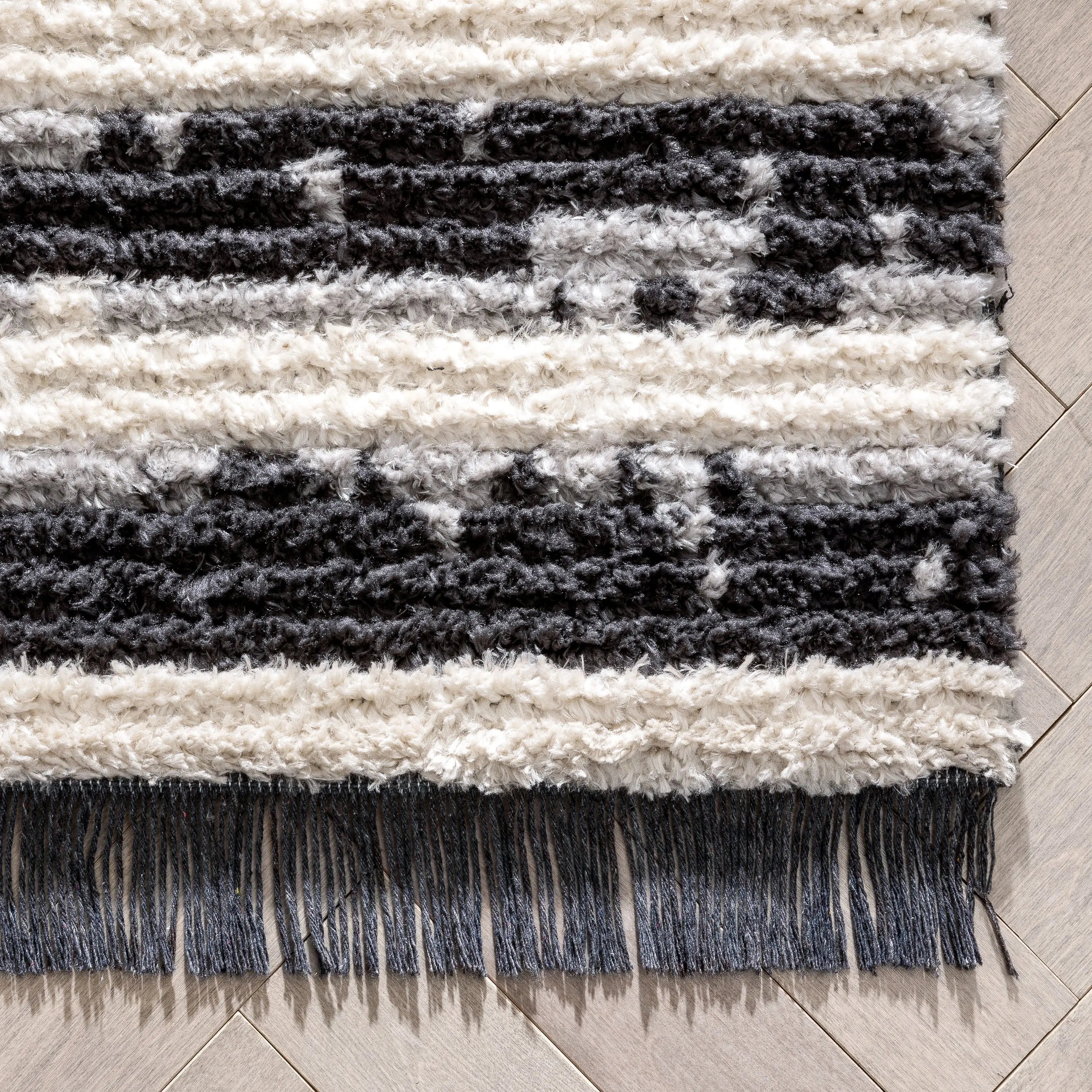 Sakari Moroccan Diamond Medallion Pattern Grey High-Low Textured Pile Rug、mySite、gigharbornorthrealestate