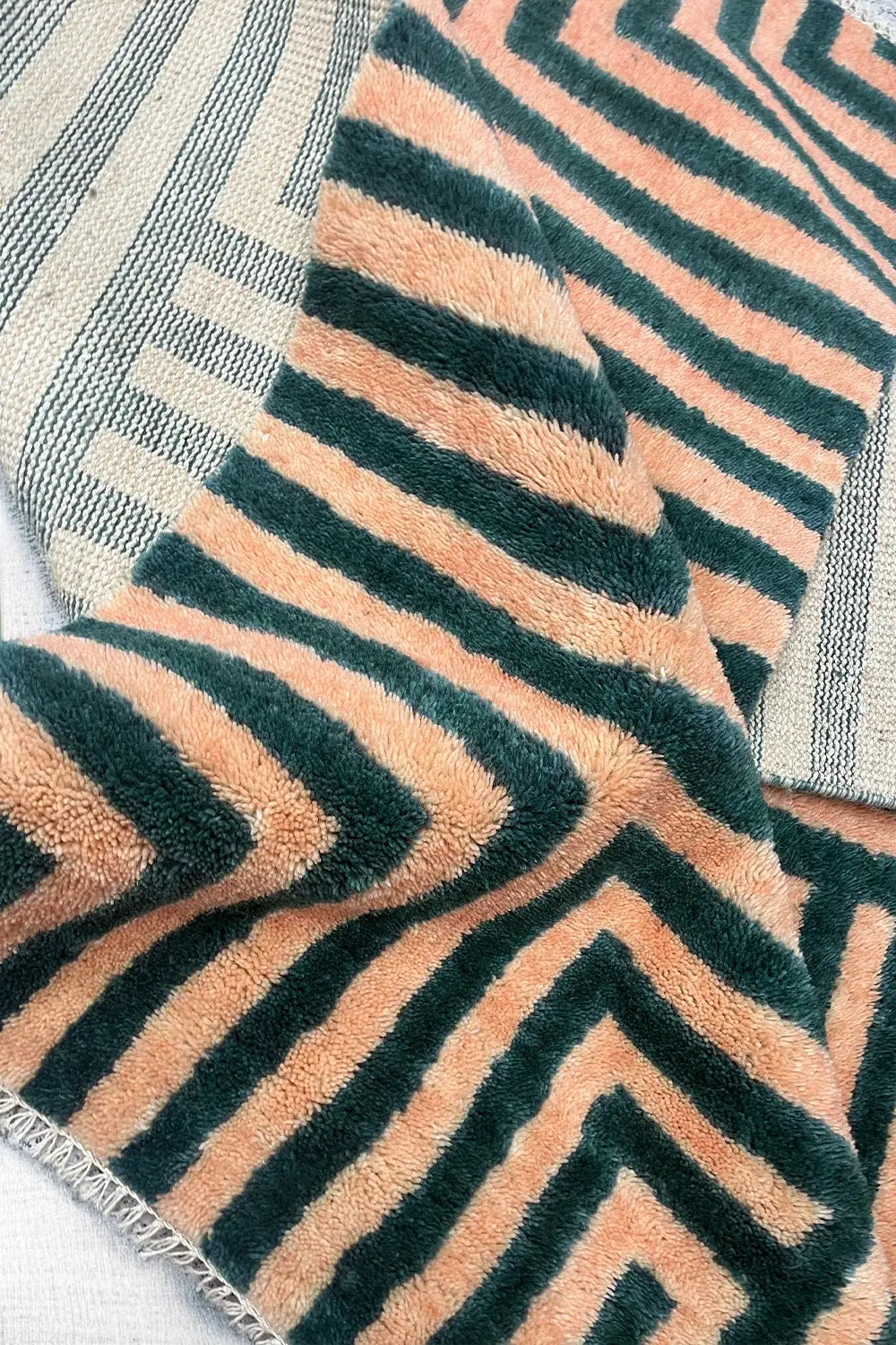 Green and Peach Maze Moroccan Shag Wool Rug、mySite、gigharbornorthrealestate