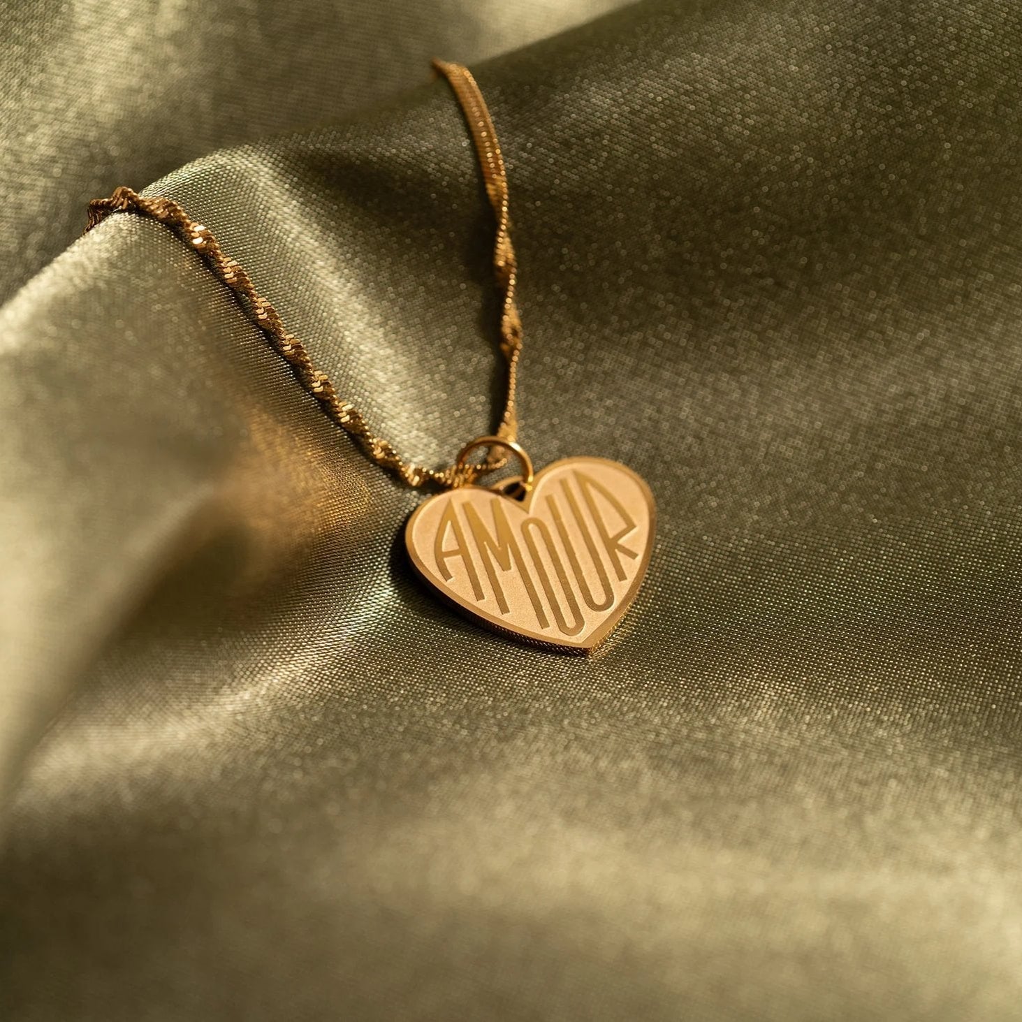 18K Gold PVD Stainless Steel Heart Amour Charm / PDL0256、mySite、dreamappss