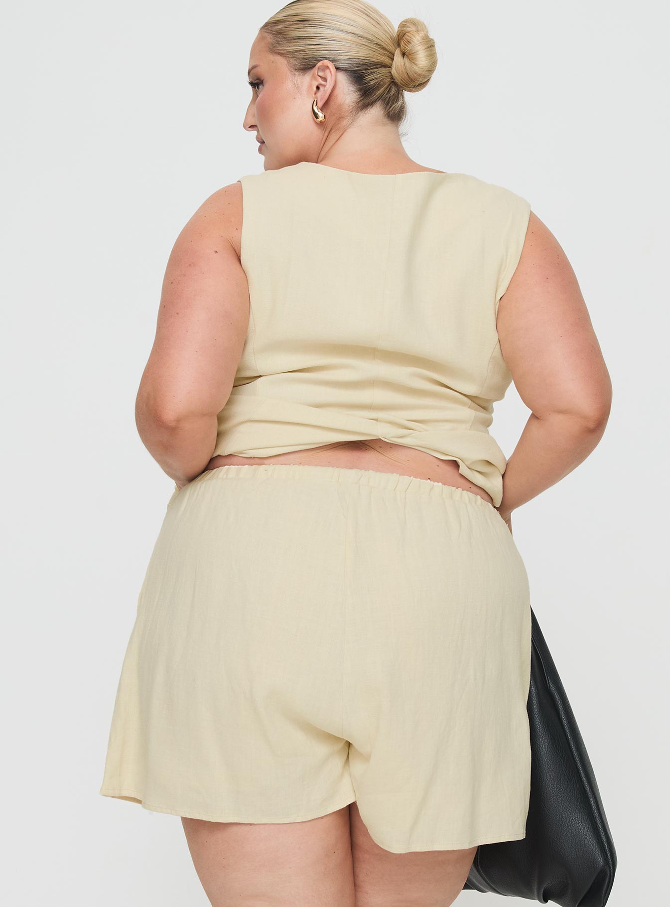 This Summer Linen Blend Shorts Sand Curve、mySite、solidvoid