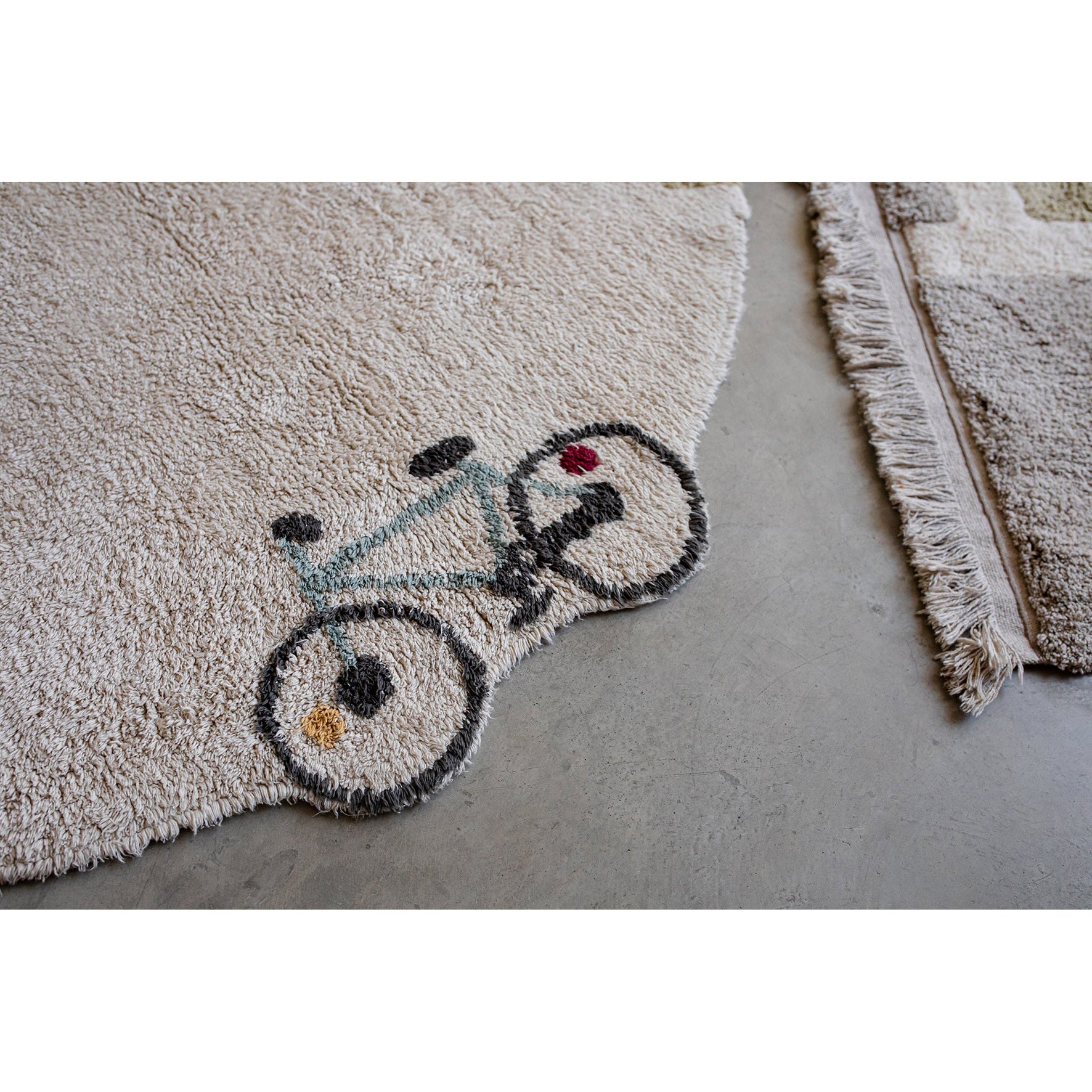 Eco-City Wheels Washable Round Area Rug、mySite、gigharbornorthrealestate
