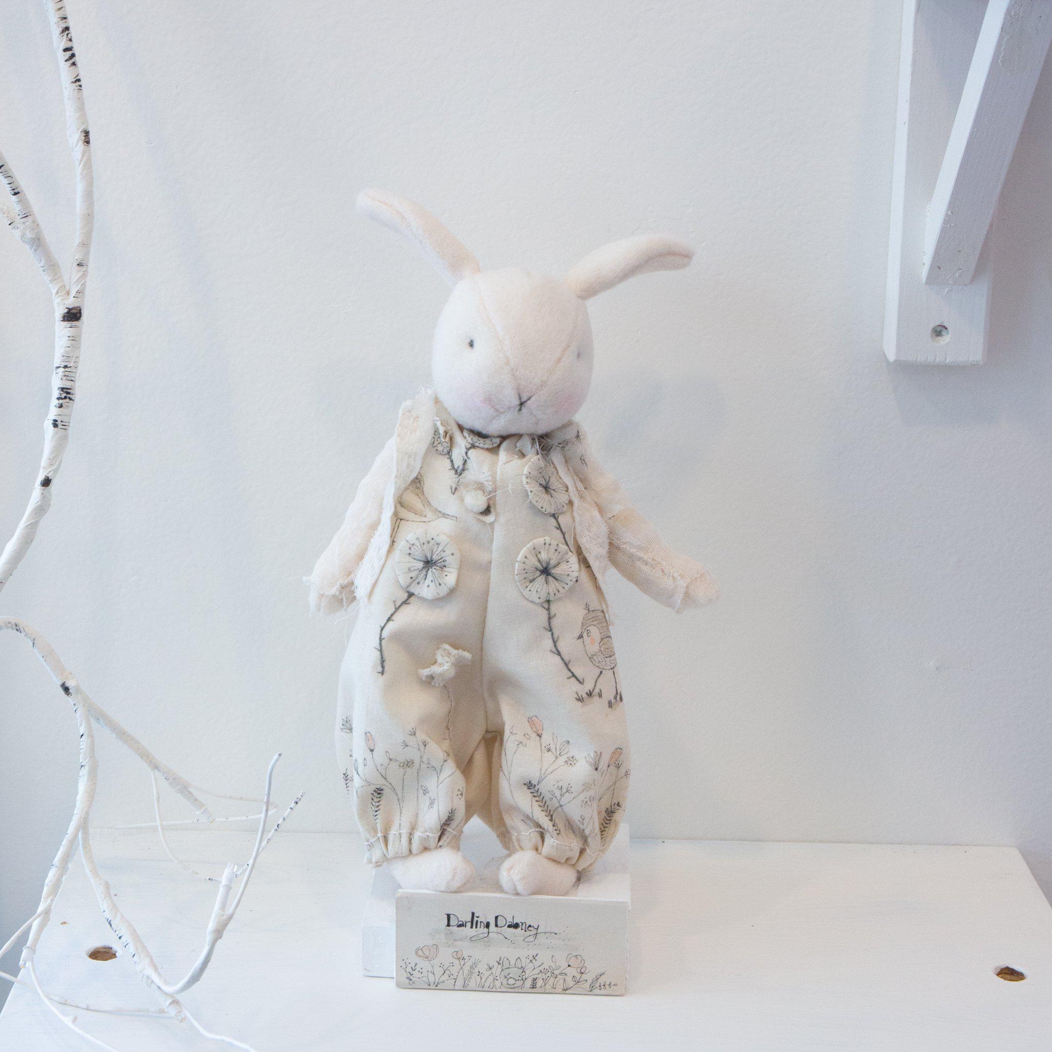 RETIRED - Hutch Studio Original - Darling Dabney - One of A Kind Bunny、mySite、g9winljtr
