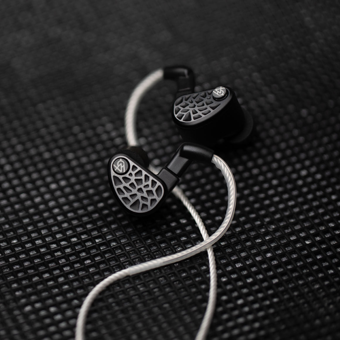  64 Audio - U18s、mySite、merchandisen