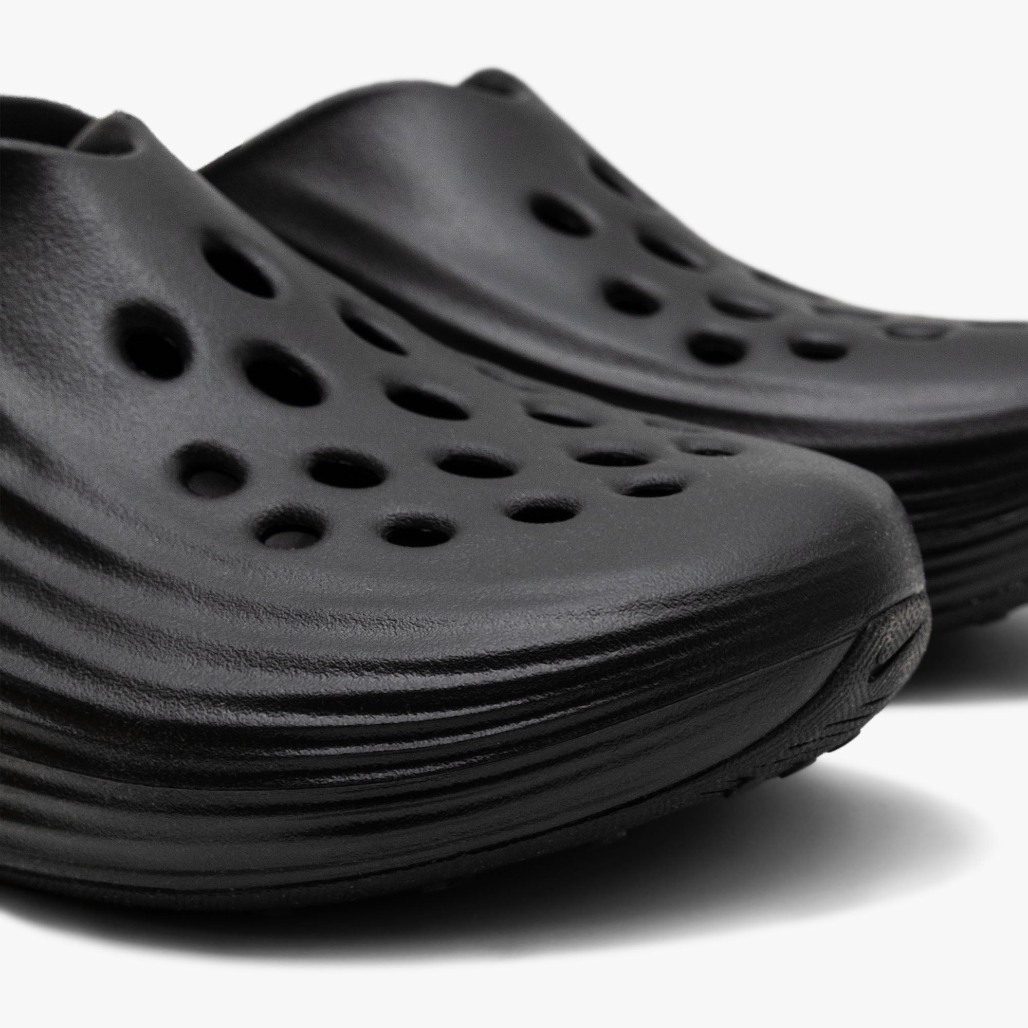  Nike ReactX Rejuven8 Black / Black、mySite、merchandisen