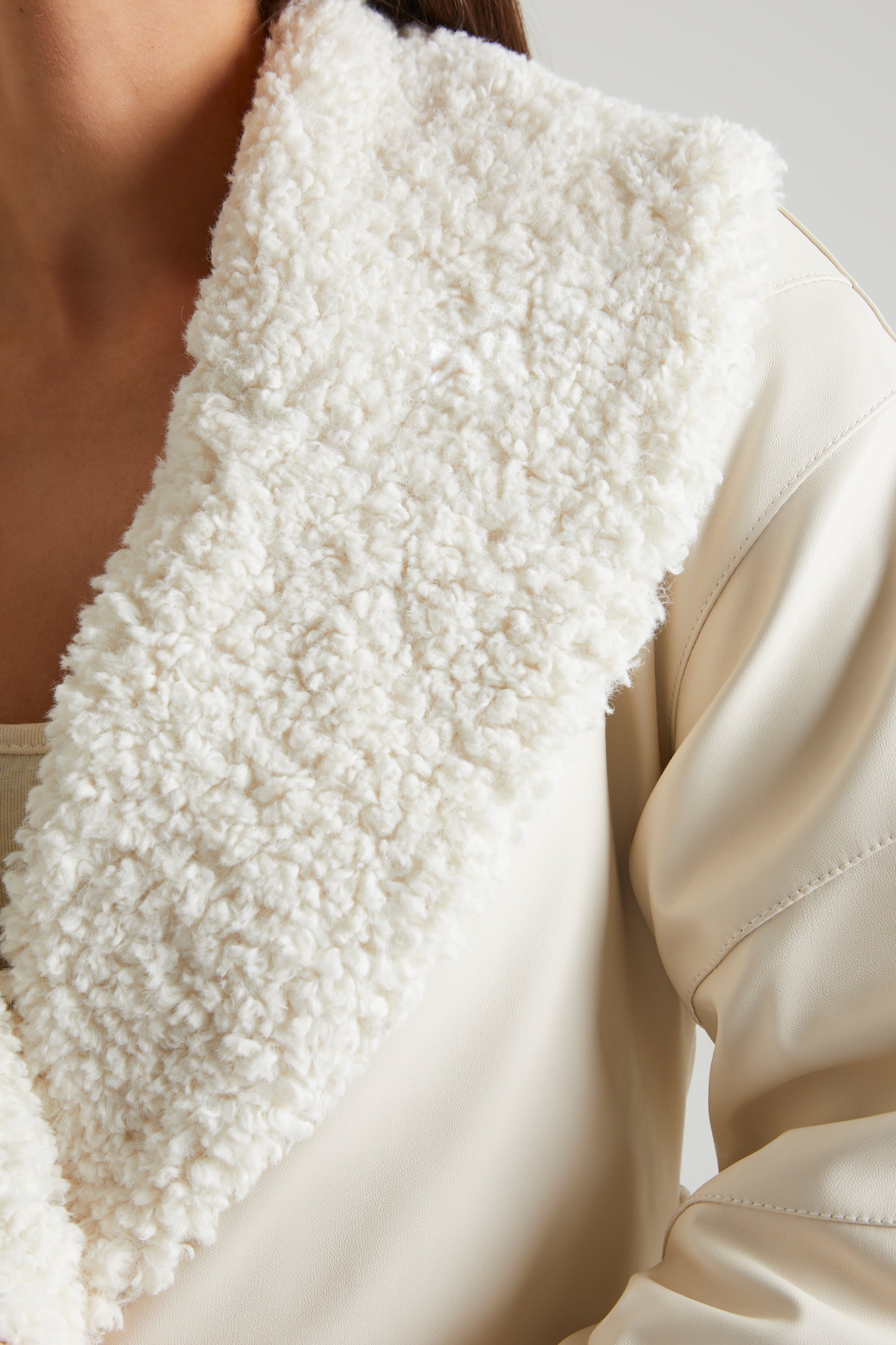 Tie Up Coat with Shearling Collar and Cuffs in Cream、mySite、solidvoid