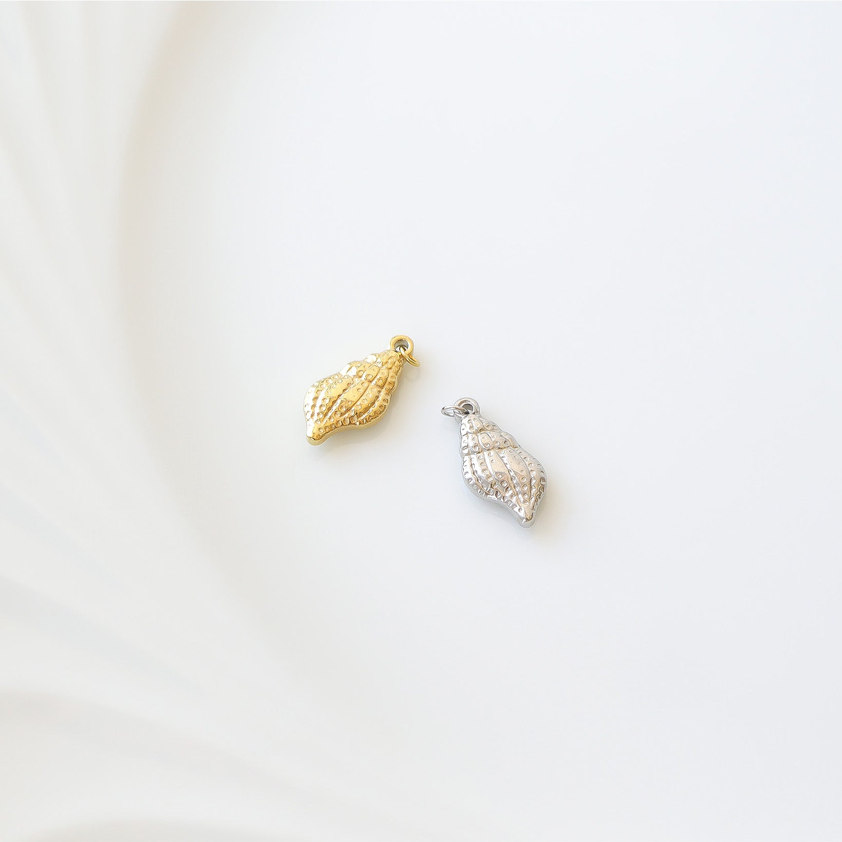 18K Gold PVD Stainless Steel Conch Seashell Charm / PDL0098、mySite、dreamappss