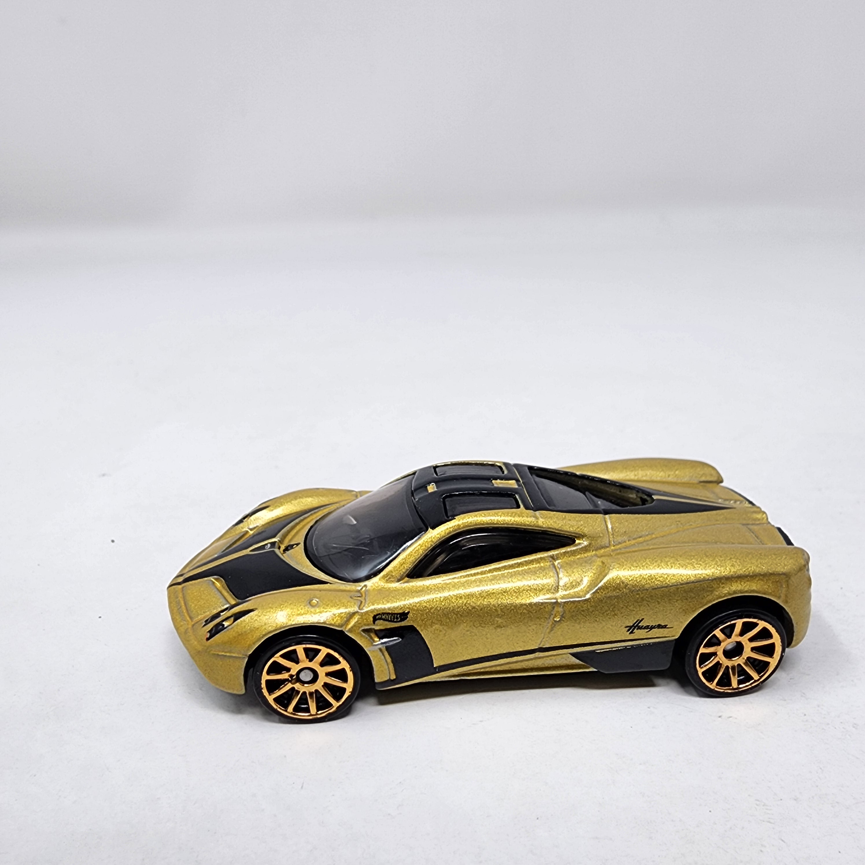 Pagani Huayra * Hot Wheels Loose、mySite、hgirdovlk