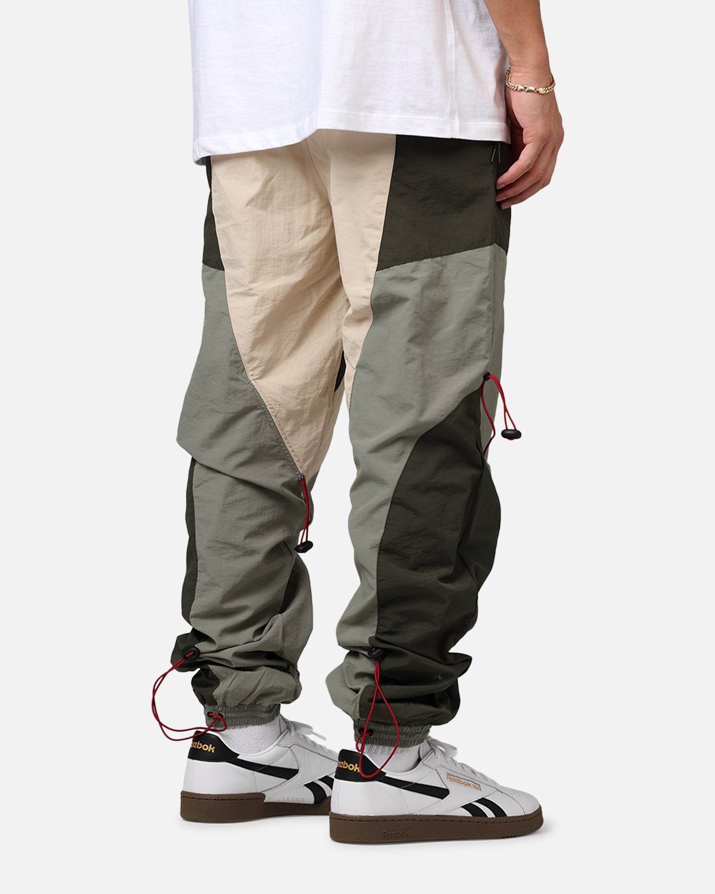 {product_title} - {shop_name}