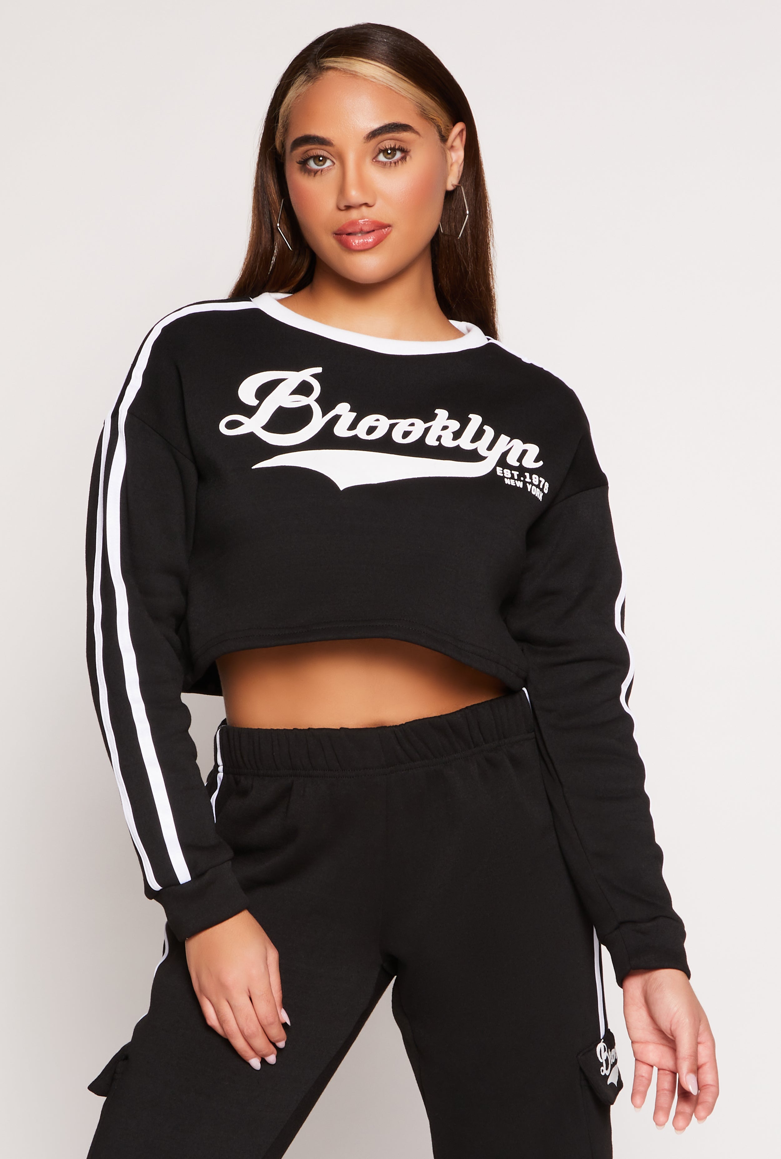 Brooklyn Varsity Stripe Cropped Sweatshirt、mySite、camillekostekn