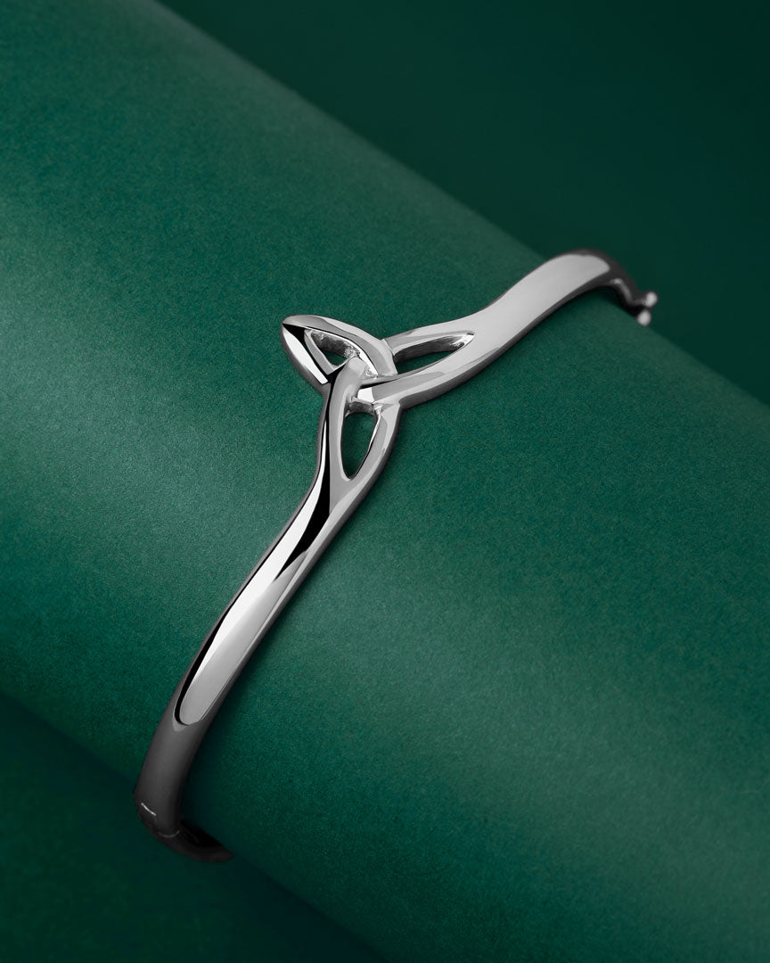  Silver Trinity Knot Front Bangle