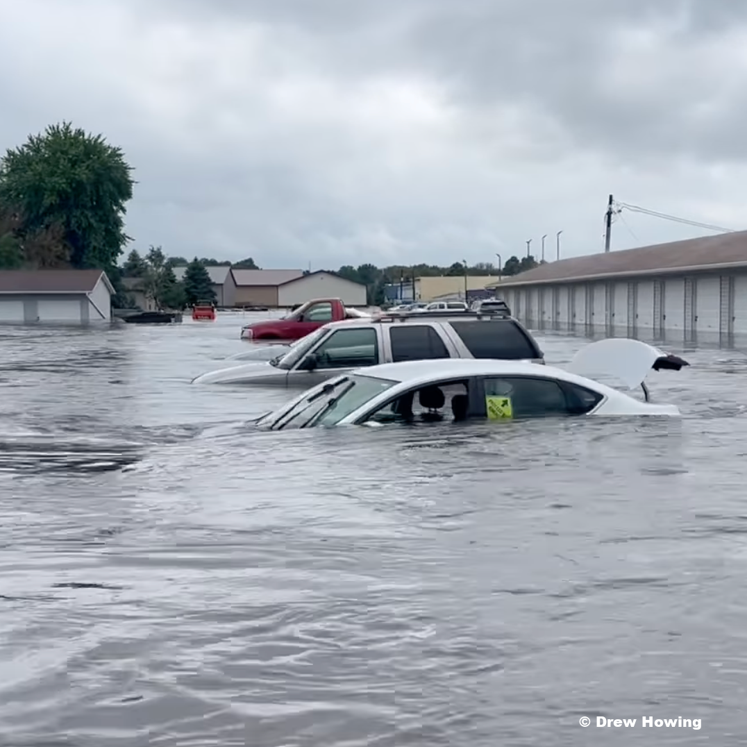 People & Pets Across Midwest Devastated By Record Flooding、mySite、camillekostekn