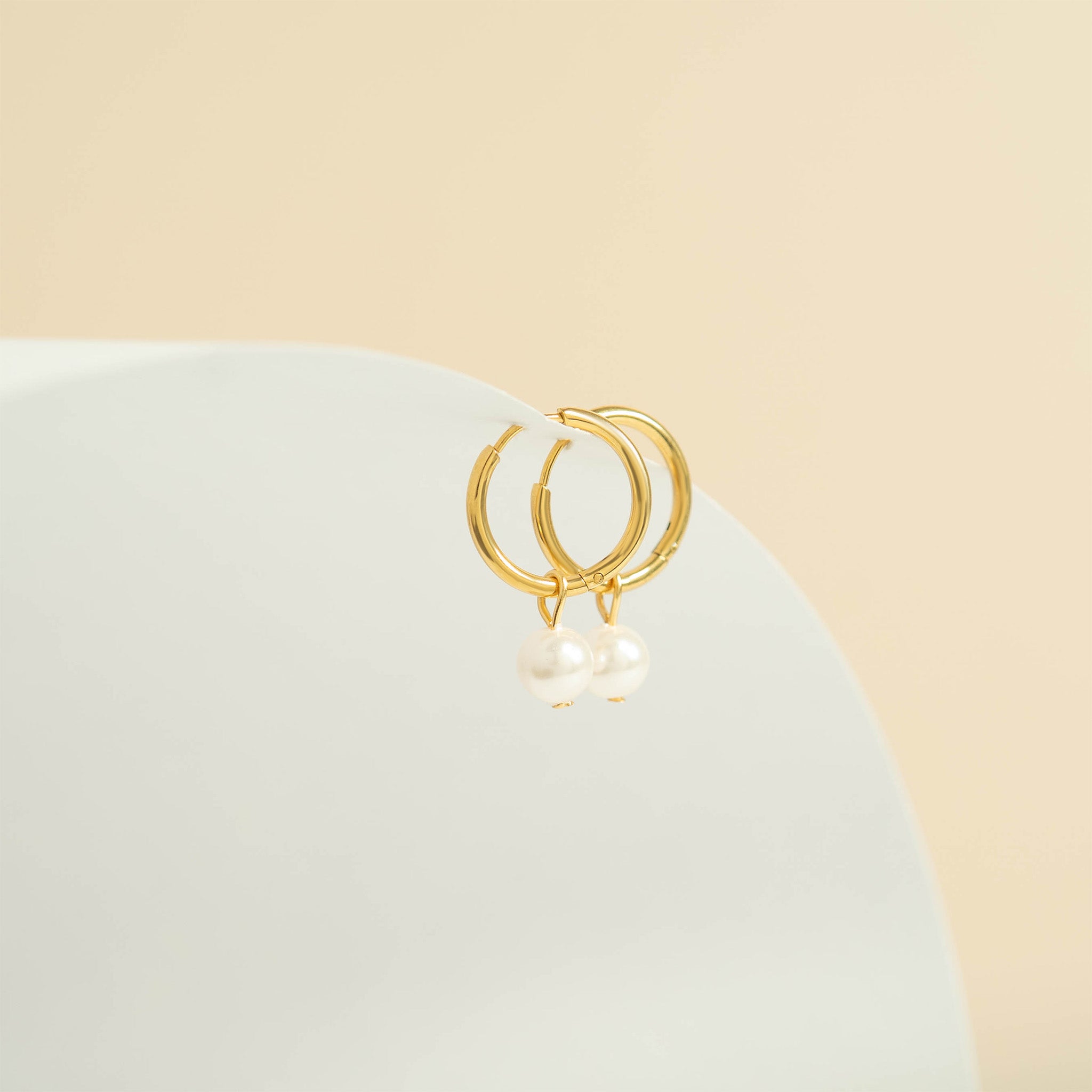 18K Gold PVD Stainless Steel Pearl Charm Huggie Hoop Earrings / ERJ0027、mySite、dreamappss