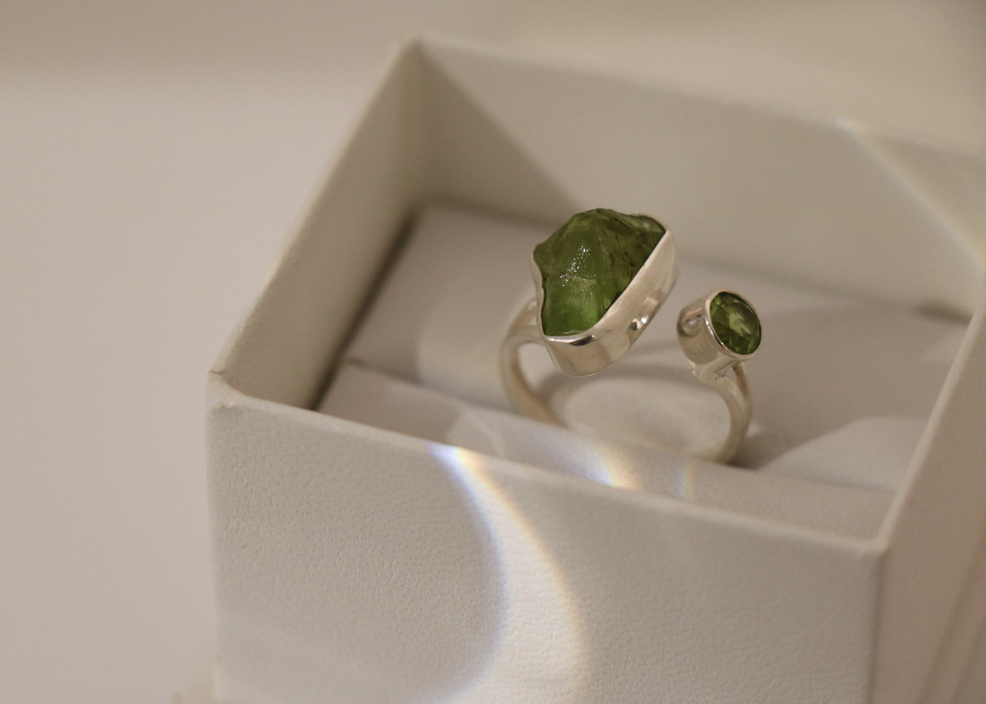 Raw and Polished Peridot Ring (Sterling Silver)、mySite、topwebapps