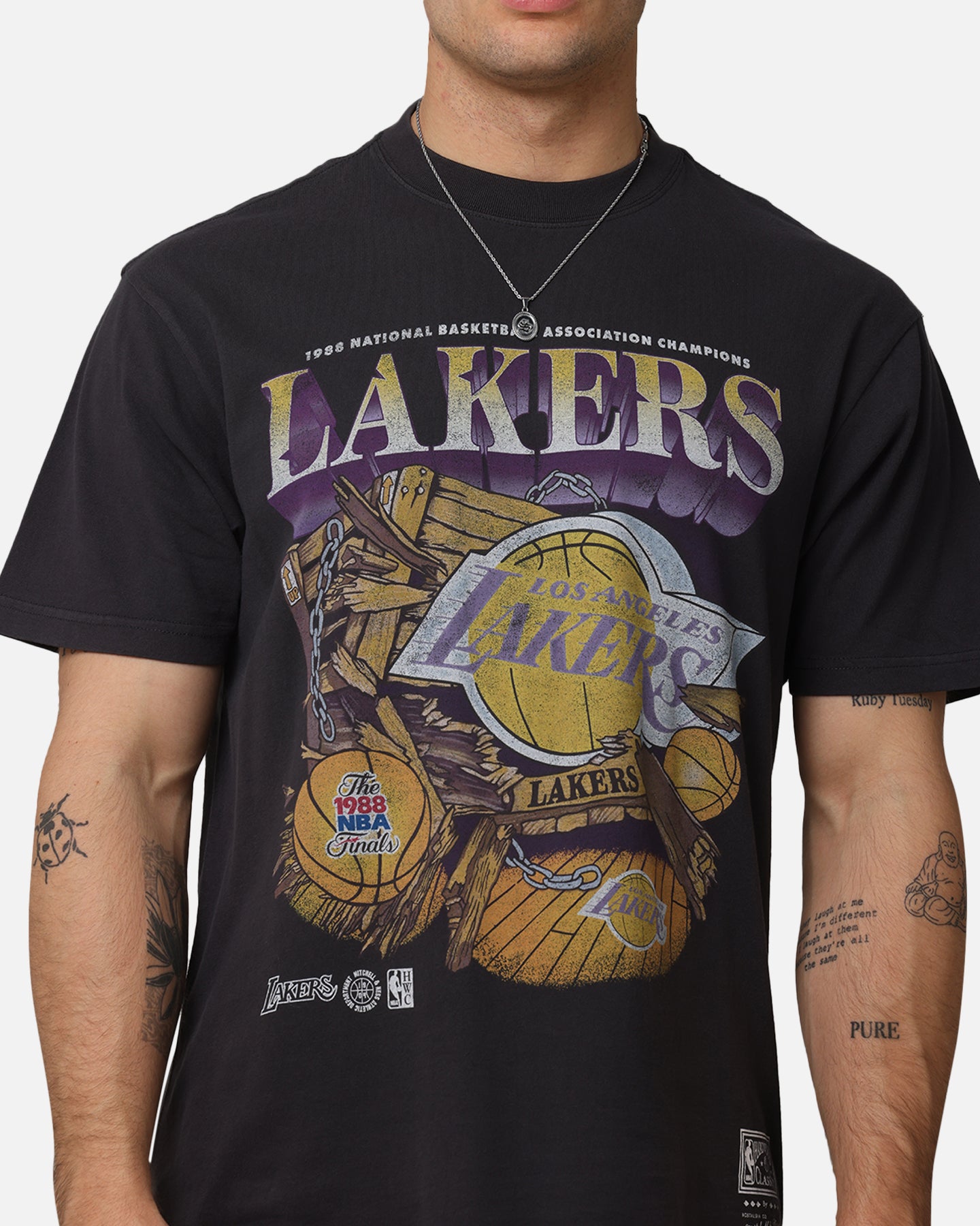 Mitchell & Ness Los Angeles Lakers Bevel Burst T-Shirt Overdyed Black、mySite、zt4zffjzw