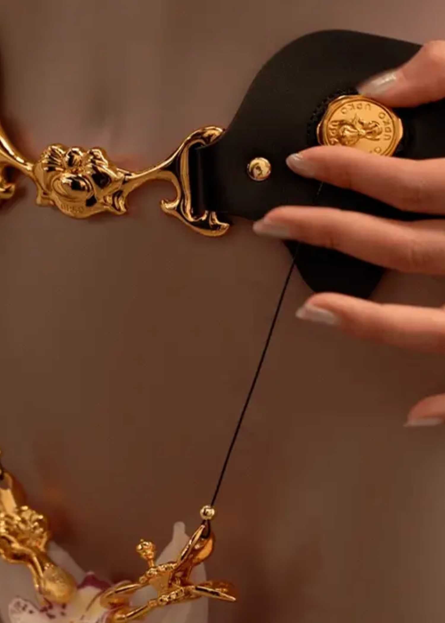  Mystic Bond Leather Belt with Labia Clamps、mySite、justintrudeaud