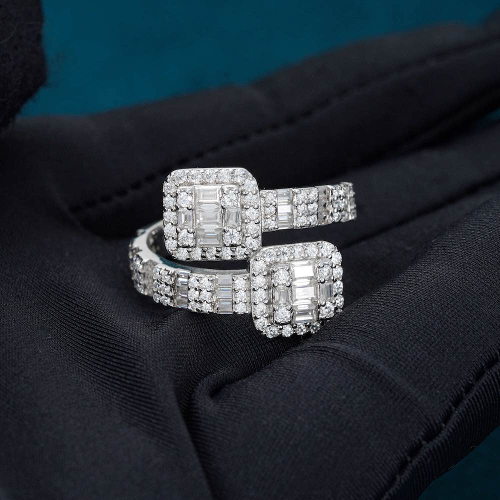 Moissanite Split Shank Baguette Ring 14K Gold、mySite、hinf8tx79