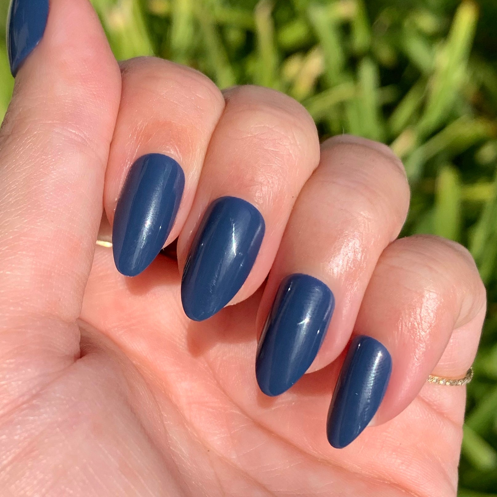 Social Studies - Press-On | Medium | Almond、mySite、solidvoid