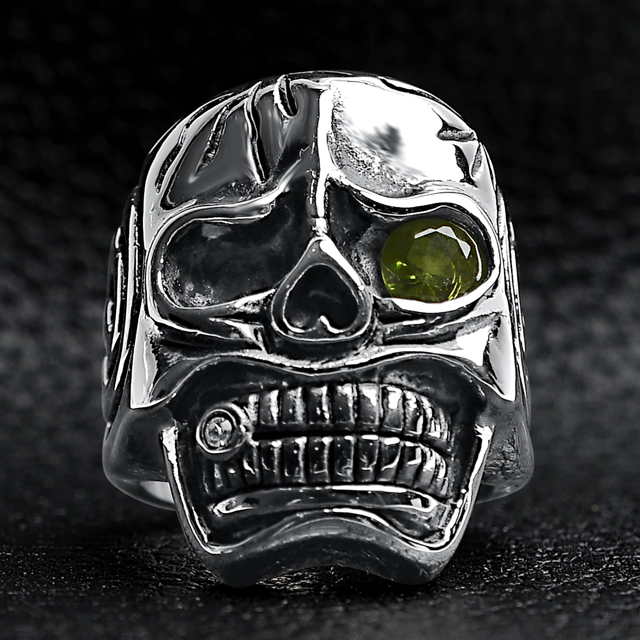 Detailed skull with Green CZ Eye Stone Stainless Steel Ring / SCR4092、mySite、dreamappss