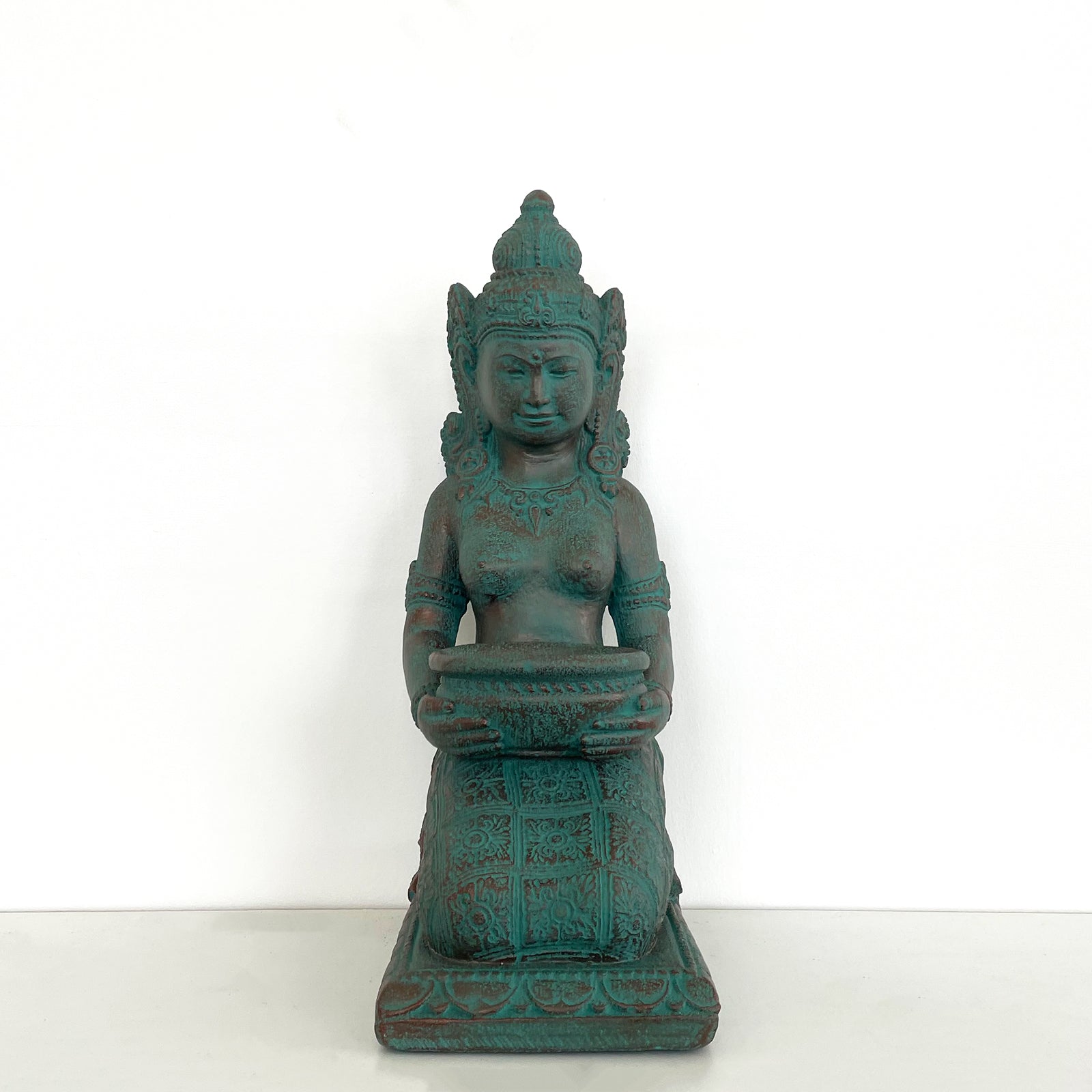 Kneeling Tara Garden Statue、mySite、topwebapps