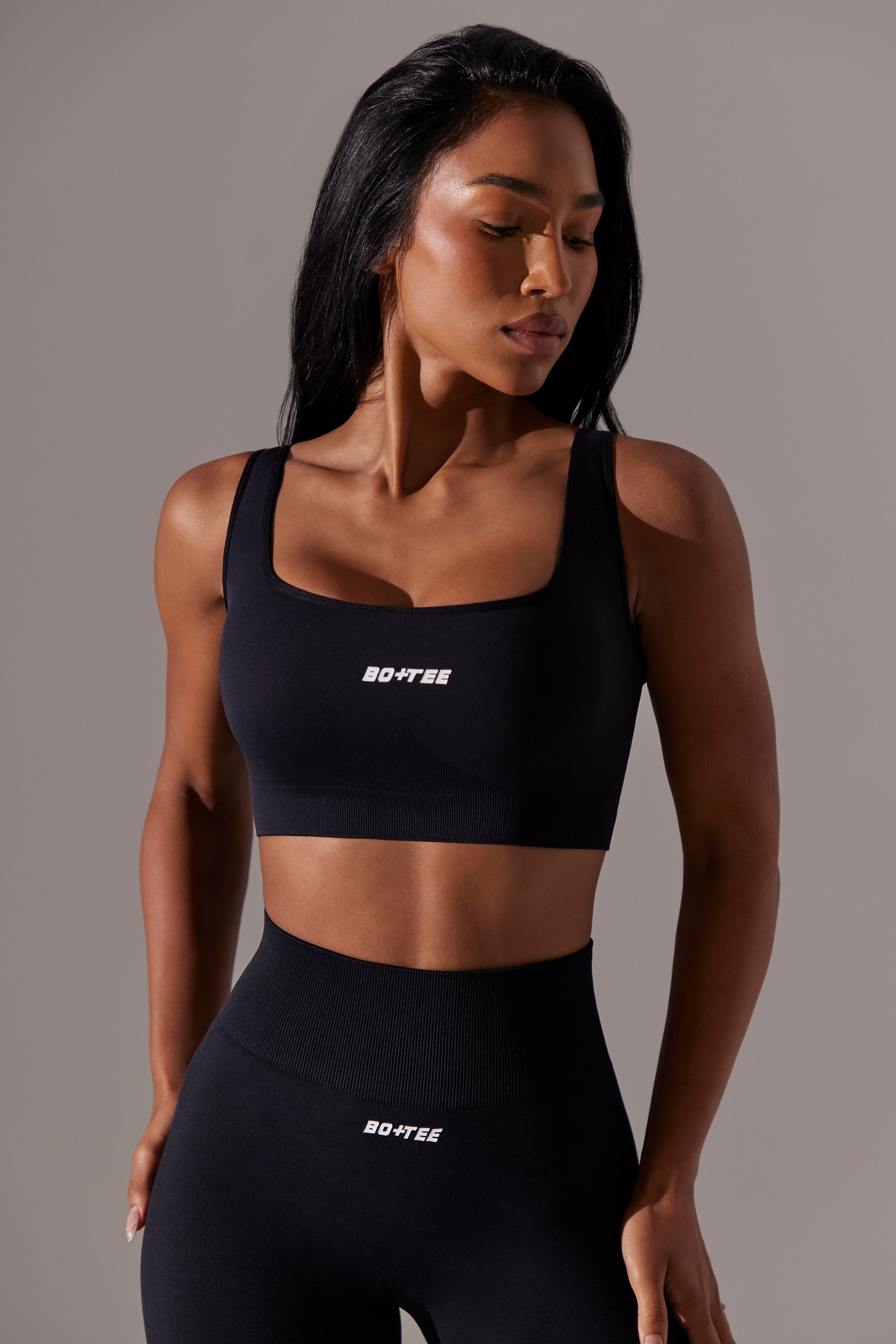 Open Back Square Neck Sports Bra in Black、mySite、solidvoid