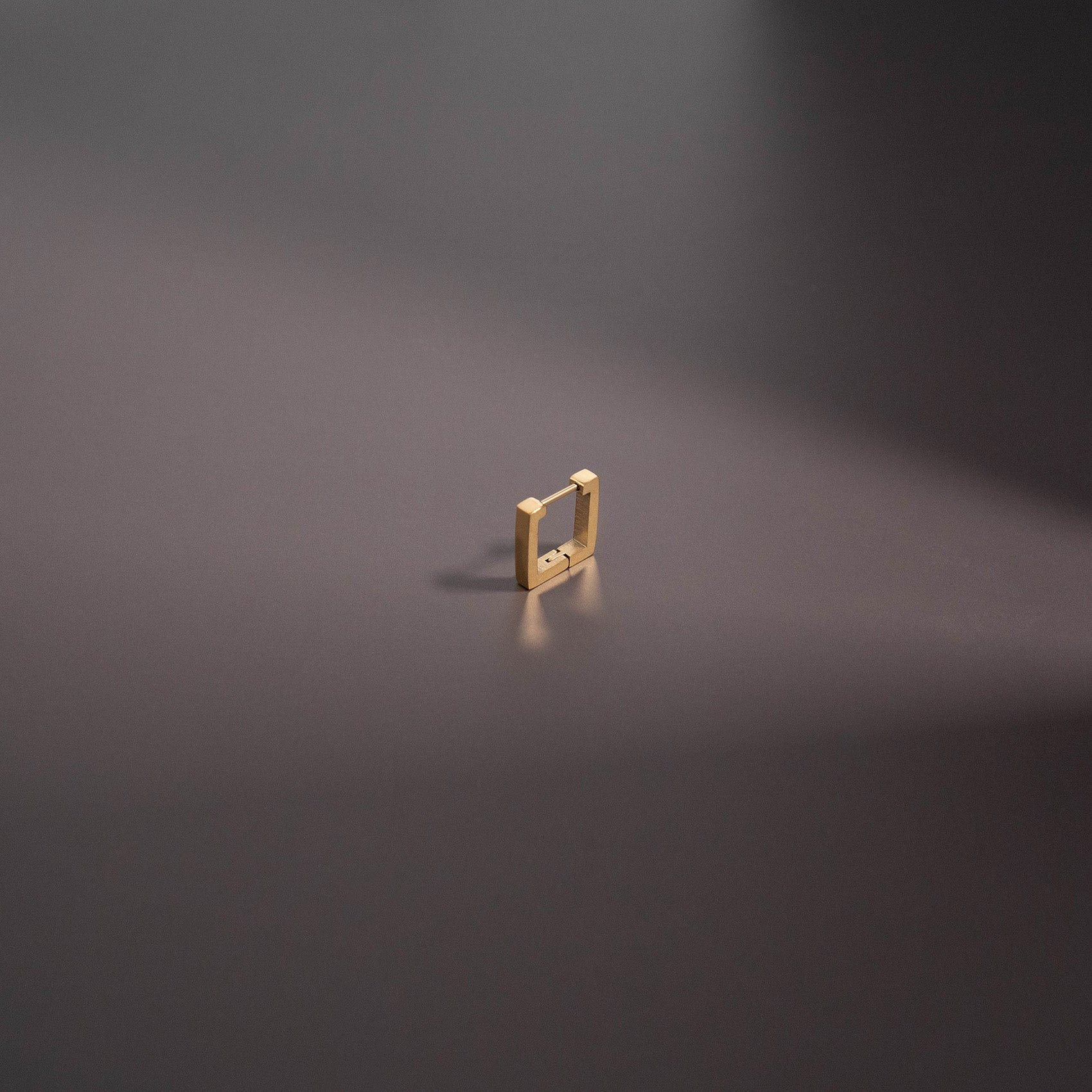 18K Gold PVD Stainless Steel Square Huggie Earrings / ERJ0011、mySite、dreamappss