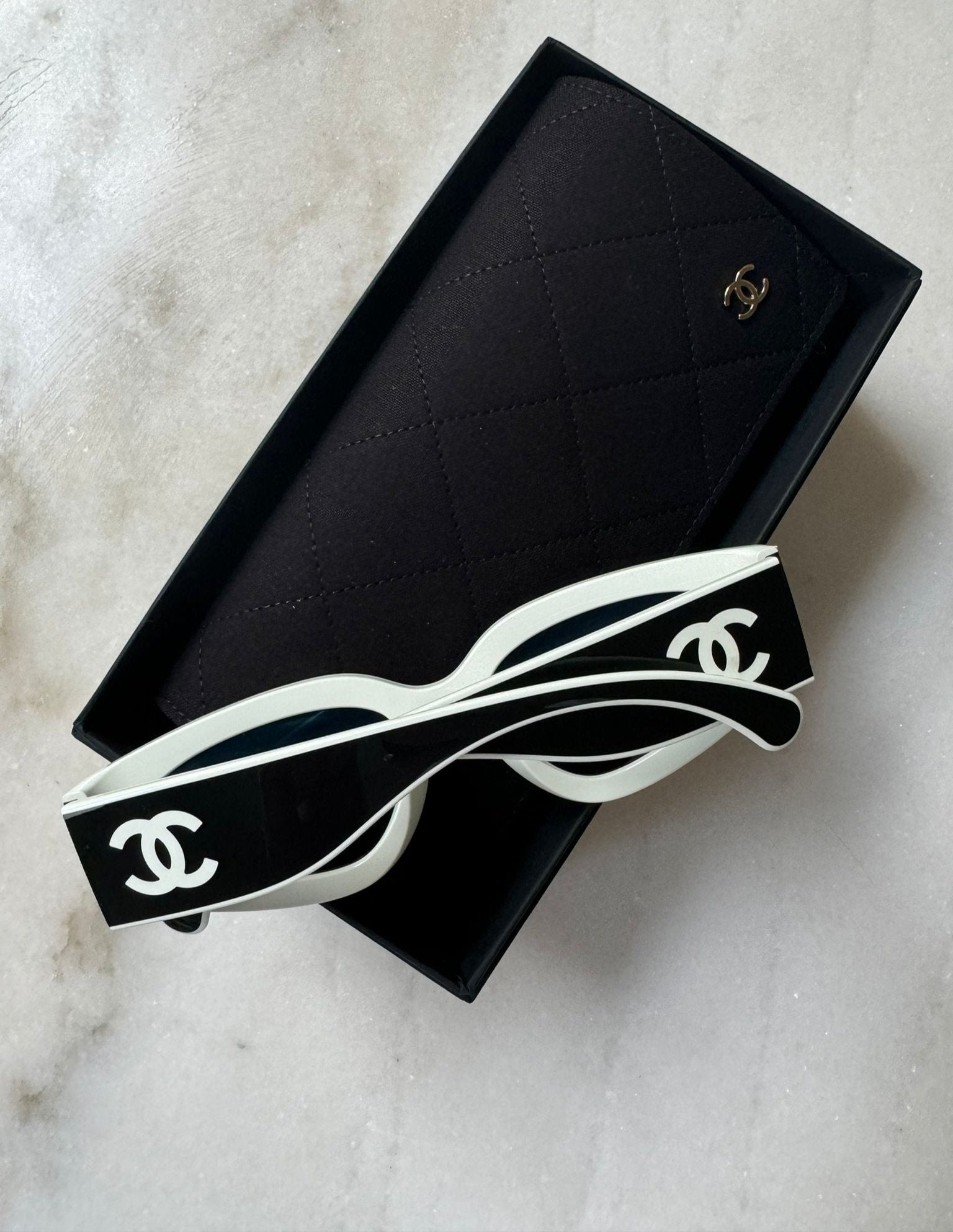 Chanel Cat Eye Sunglasses (Black & White)、mySite、garminoutage.com