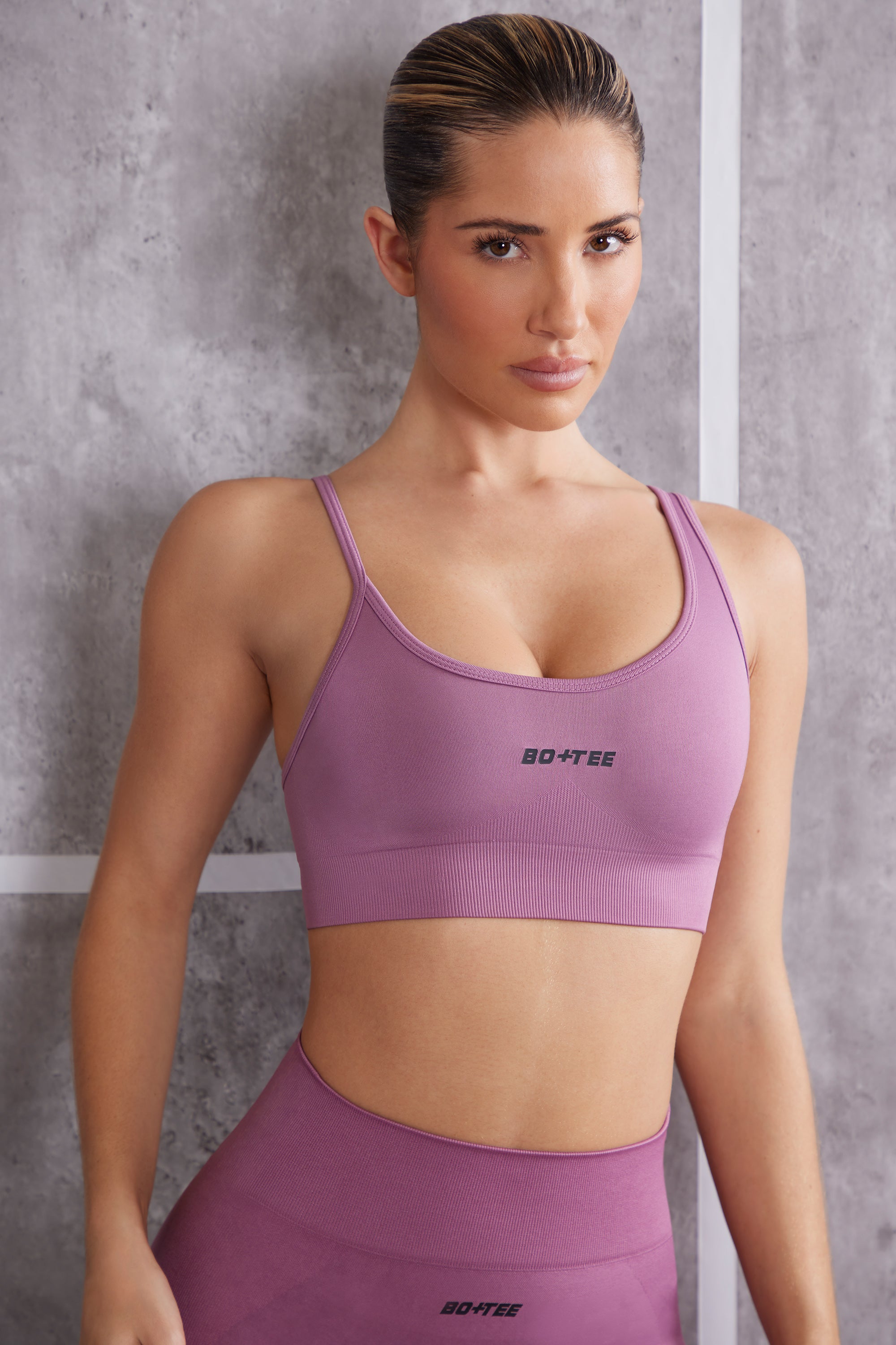Asymmetric Sports Bra in Mauve、mySite、solidvoid