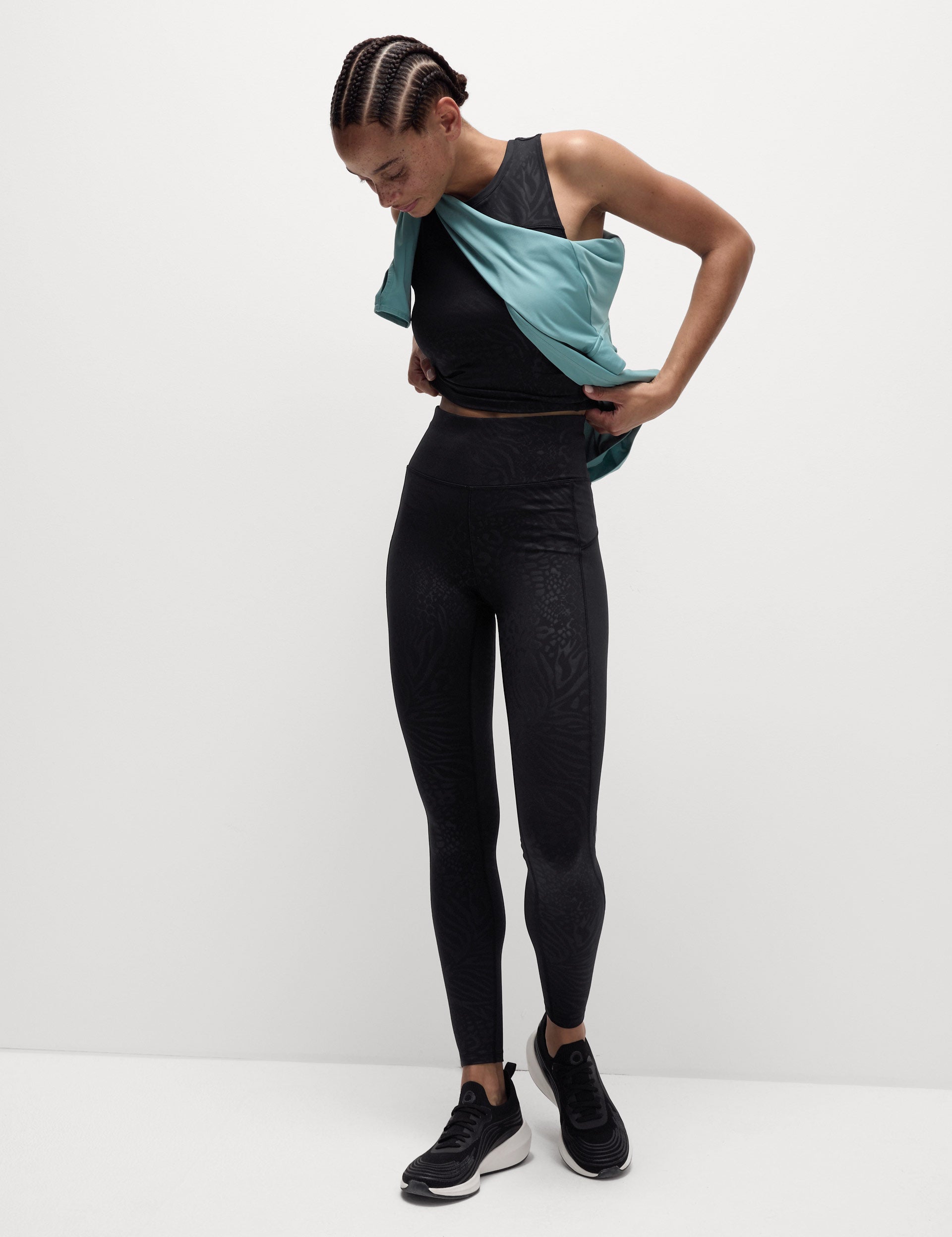 {product_title} - {shop_name}